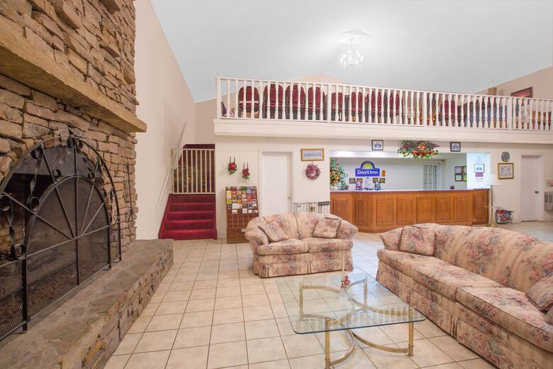 Days Inn By Wyndham Hardy Hotels Ar 72542 Days Inn By Wyndham Hardy Hotel Lobby In Arkansas