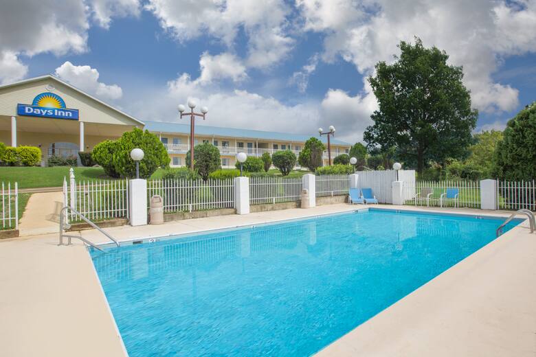 Days Inn By Wyndham Hardy Hotels Ar 72542 Pool At The Days Inn By Wyndham Hardy In Arkansas