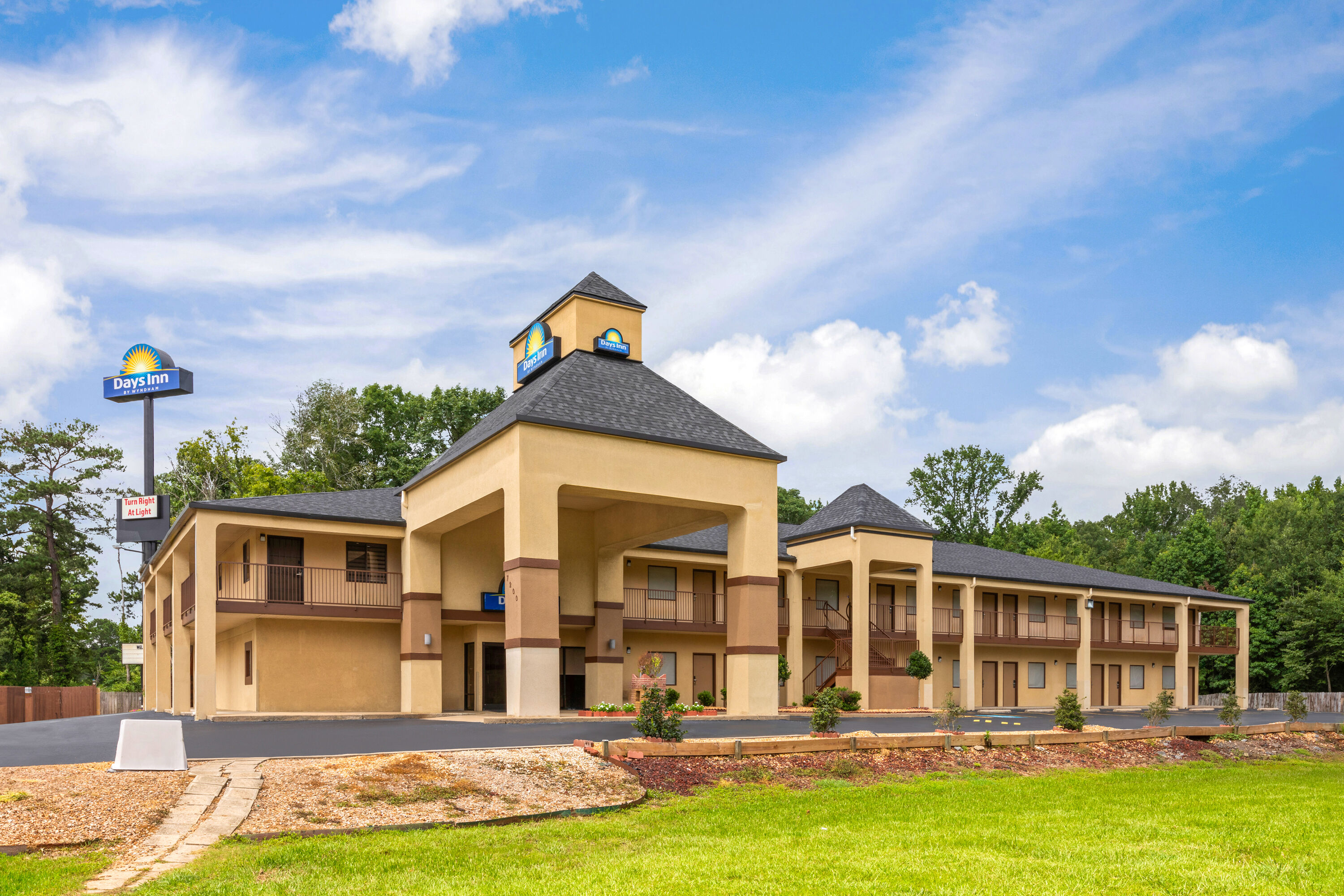 Exterior Day Image of Days Inn by Wyndham North Little Rock/ Maumelle hotel in North Little Rock, Arkansas