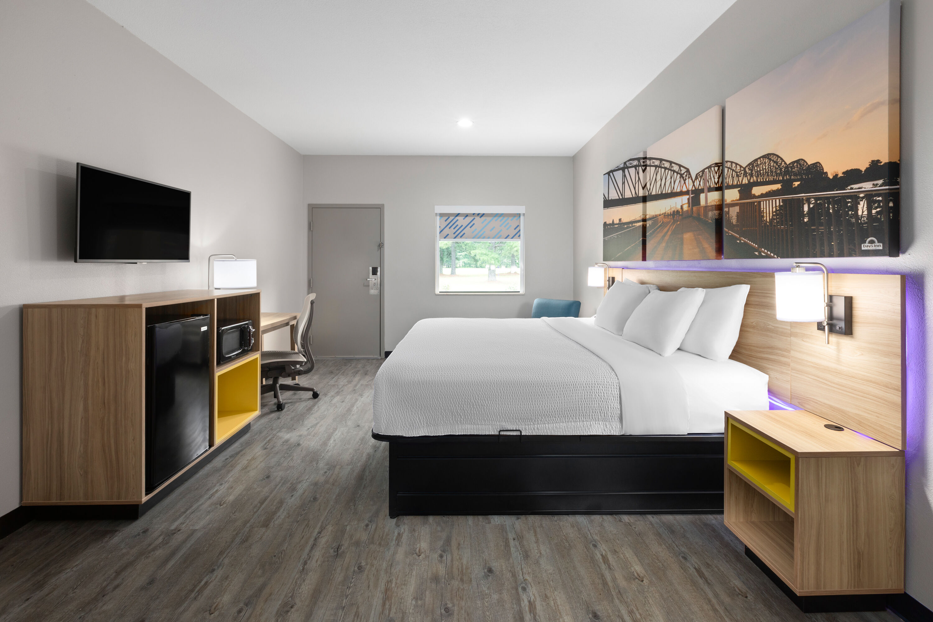 Days Inn by Wyndham North Little Rock/ Maumelle hot tub suite in North Little Rock, Arkansas