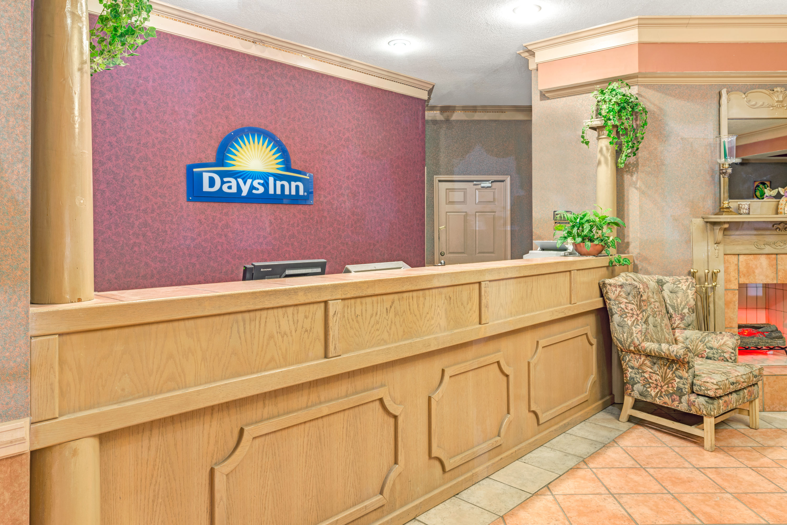 Days Inn & Suites by Wyndham Osceola AR Osceola, AR Hotels