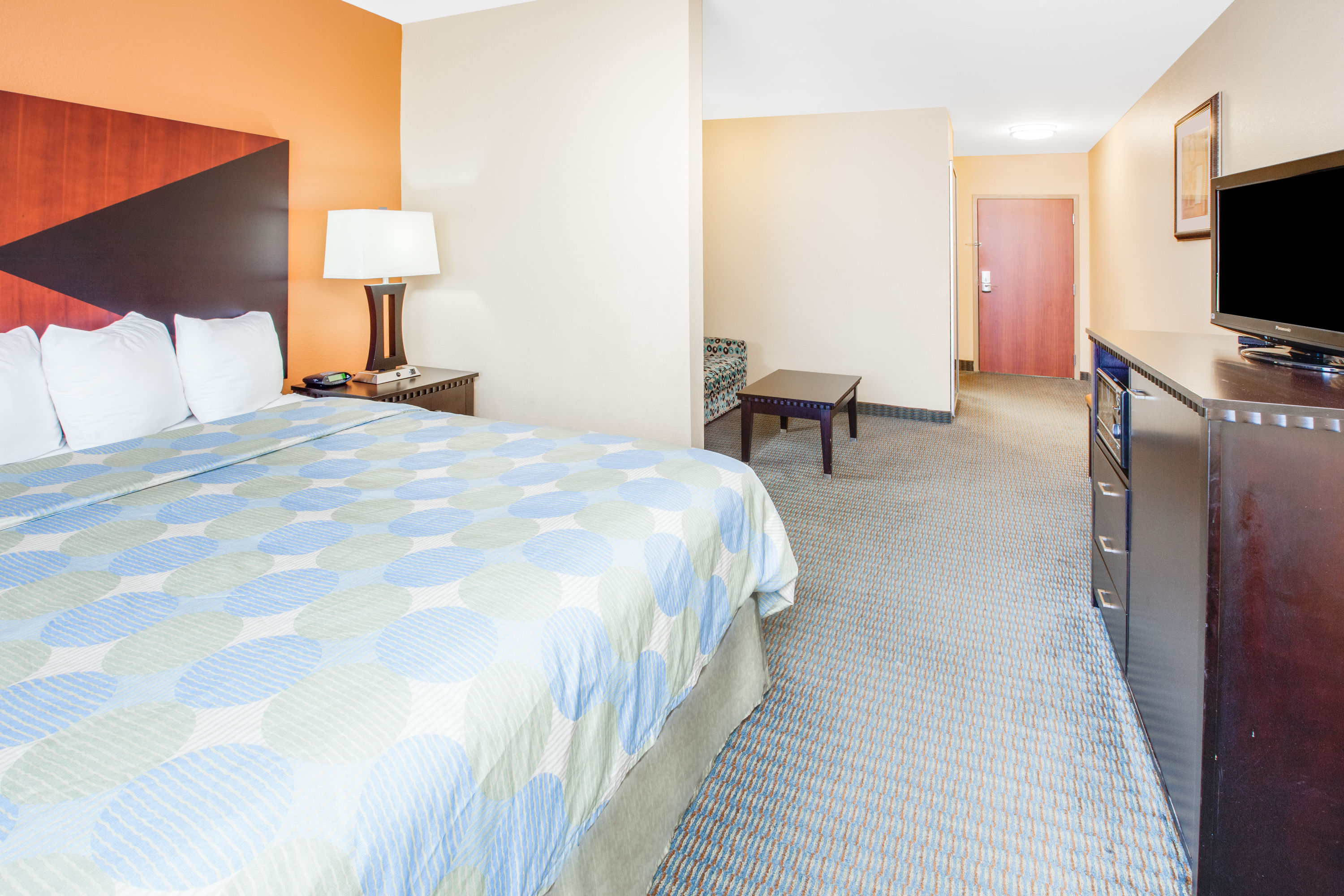 Guest room at the Days Inn & Suites by Wyndham Russellville in Russellville, Arkansas