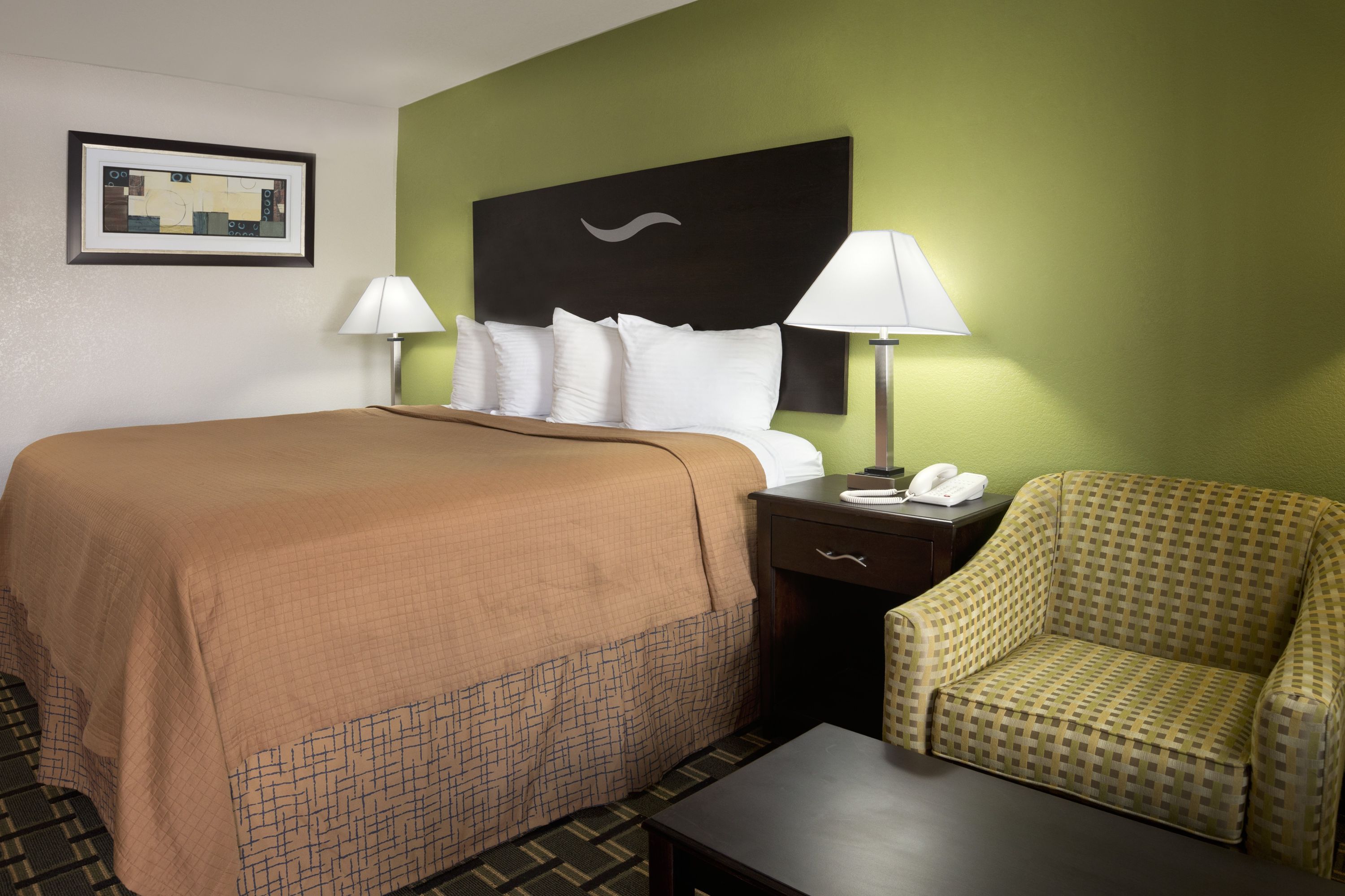 Guest room at the Days Inn by Wyndham West Memphis in West Memphis, Arkansas