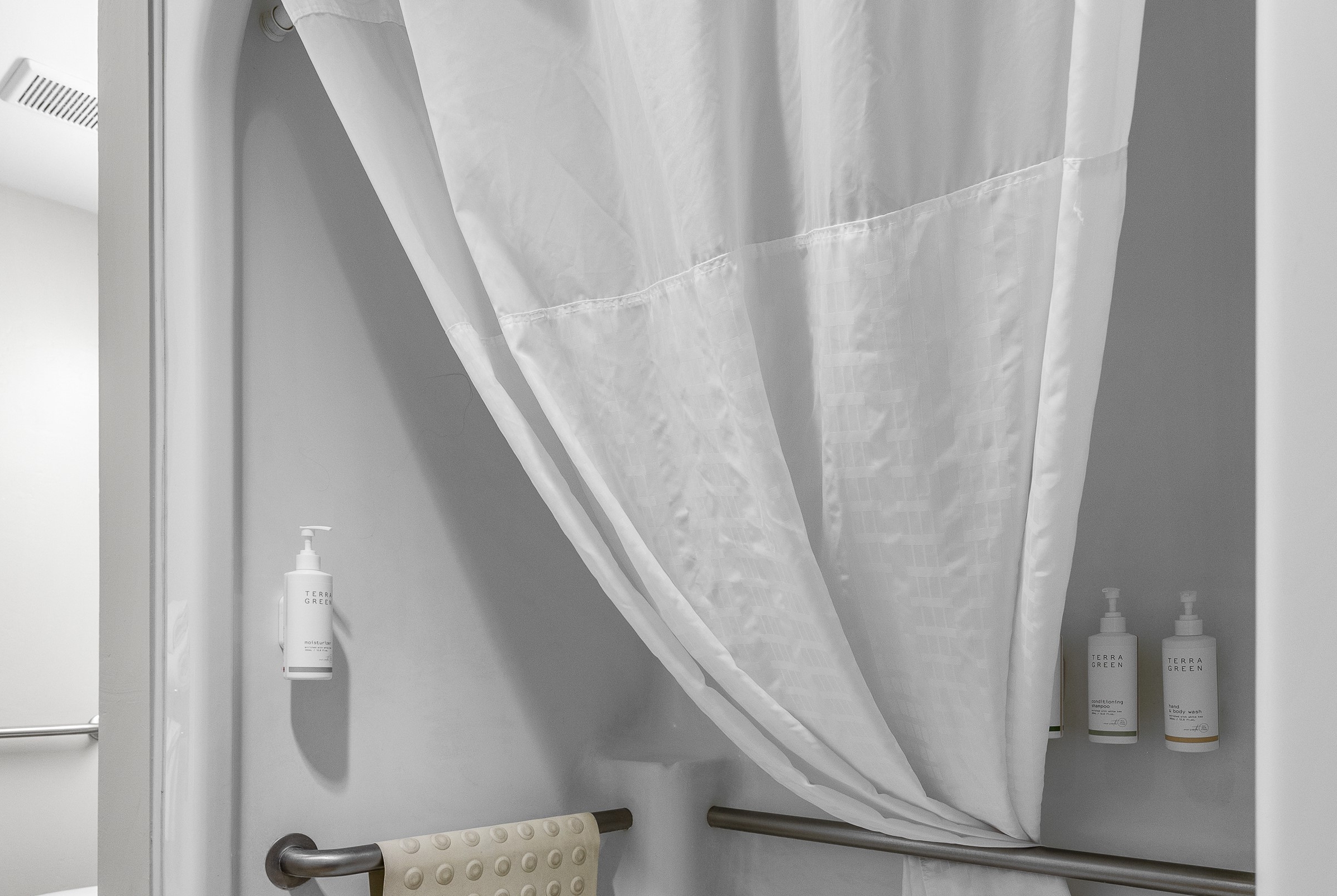 Guest room bath at the Days Inn by Wyndham Camp Verde Arizona in Camp Verde, Arizona