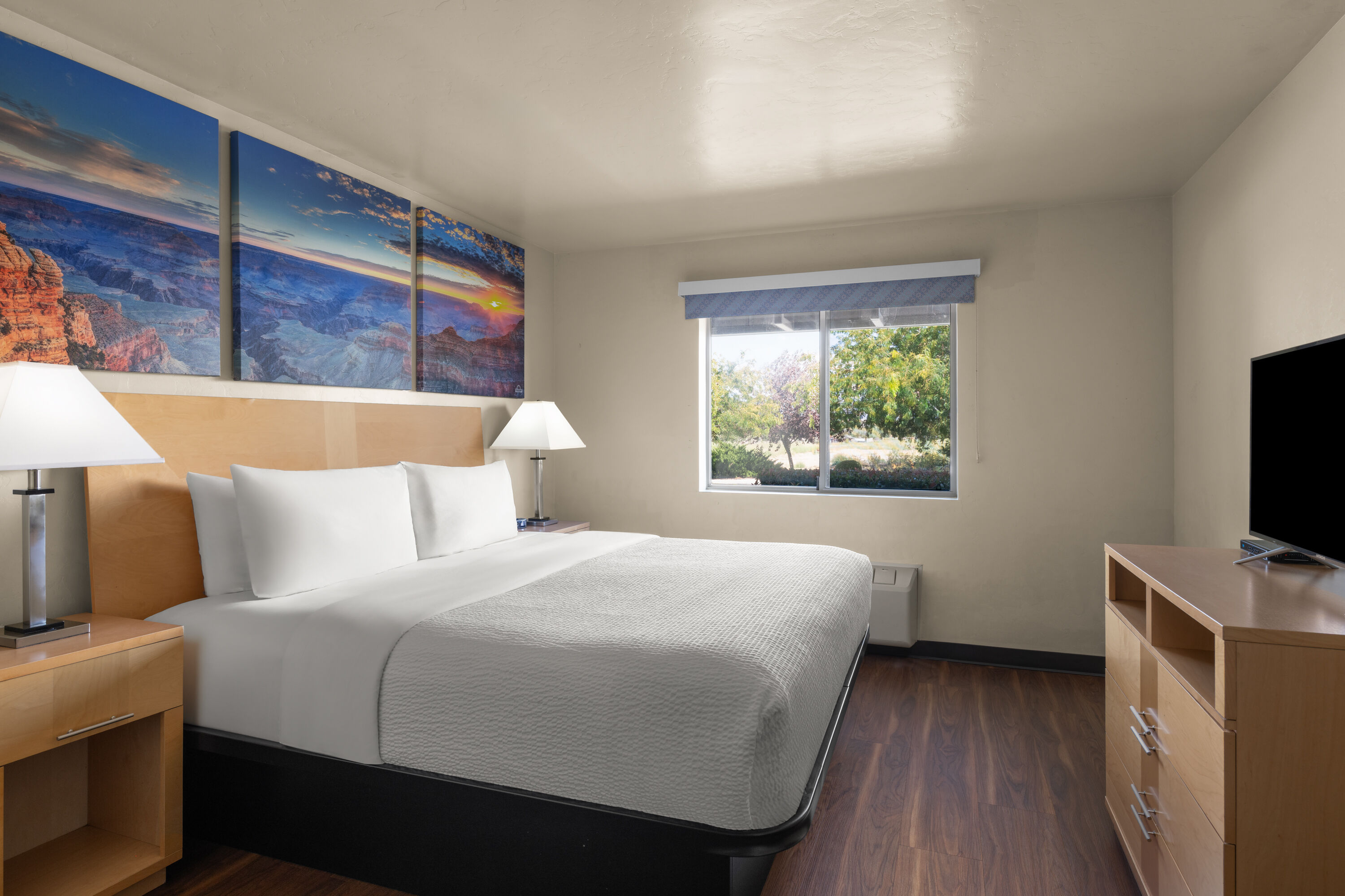 Guest room at the Days Inn by Wyndham Chino Valley in Chino Valley, Arizona