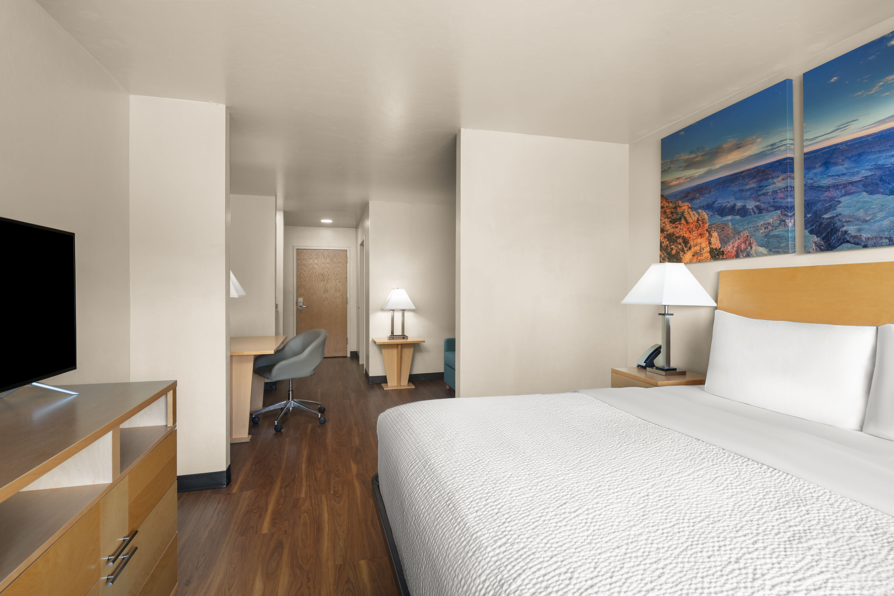 Guest room at the Days Inn by Wyndham Chino Valley in Chino Valley, Arizona