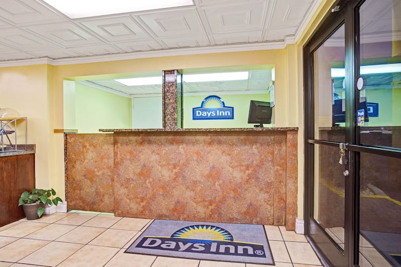 Days Inn Eloy Hotels Az 85131 Days Inn Eloy Hotel Lobby In Arizona