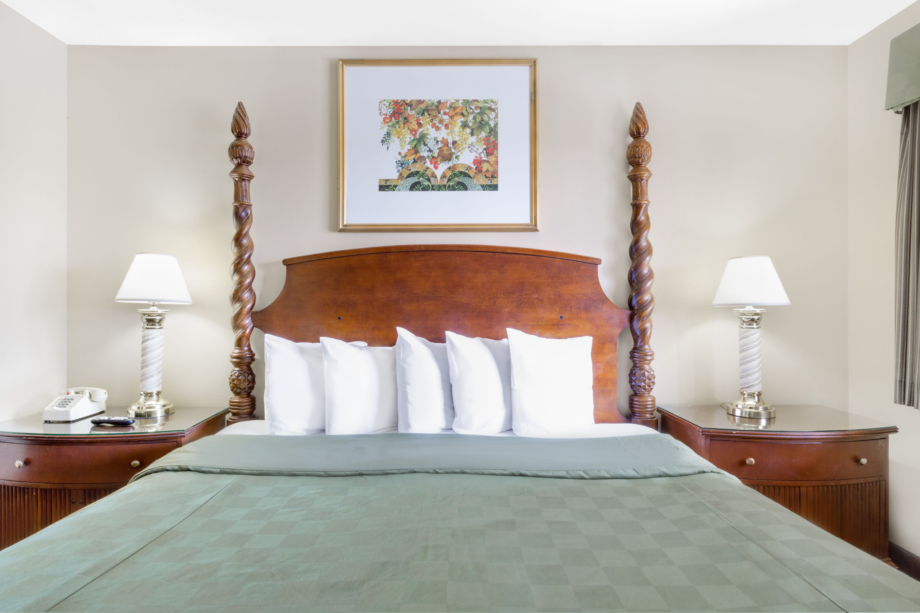 Guest room at the Days Inn by Wyndham Kingman East in Kingman, Arizona