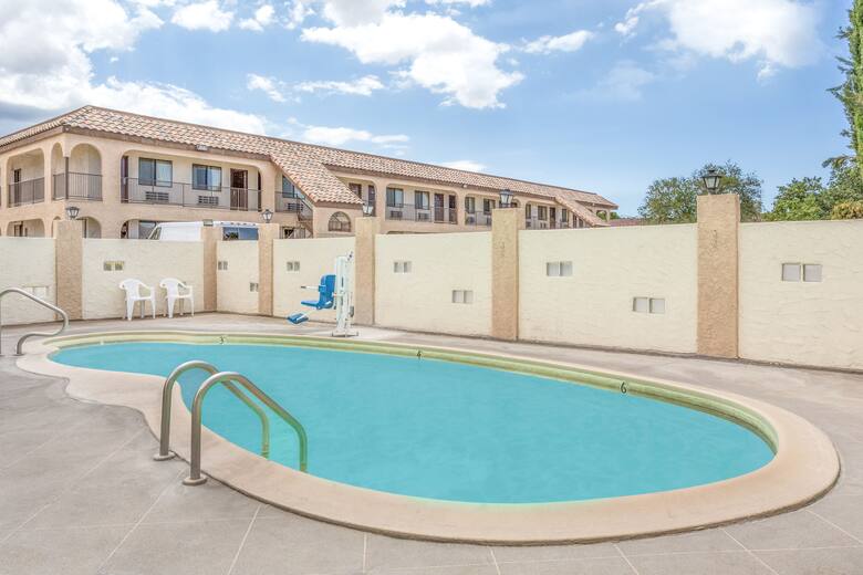 Pool at the Days Inn Kingman East in Kingman, Arizona