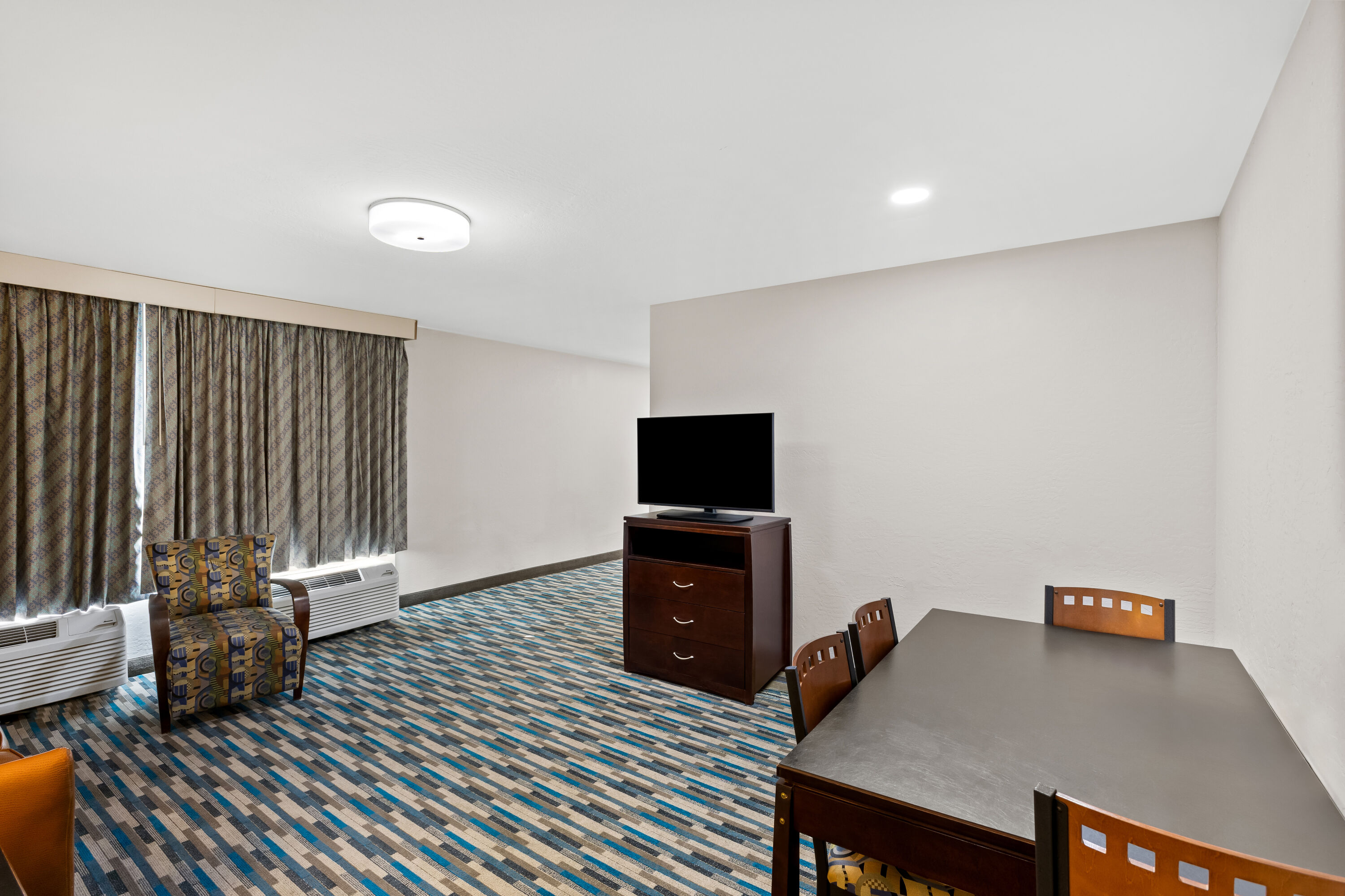 Days Inn & Suites by Wyndham Mesa Near Phoenix suite in Mesa, Arizona