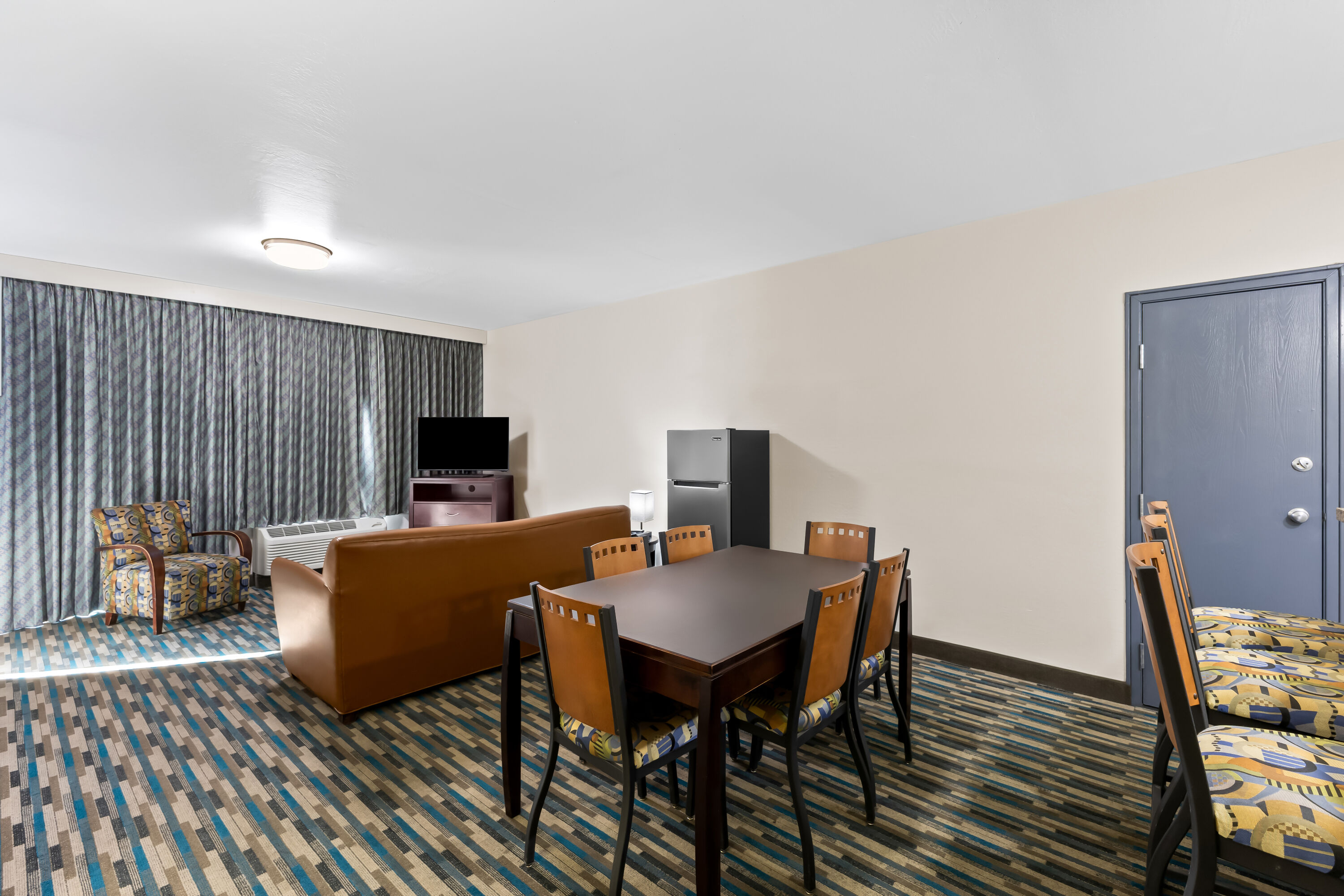 Days Inn & Suites by Wyndham Mesa Near Phoenix suite in Mesa, Arizona