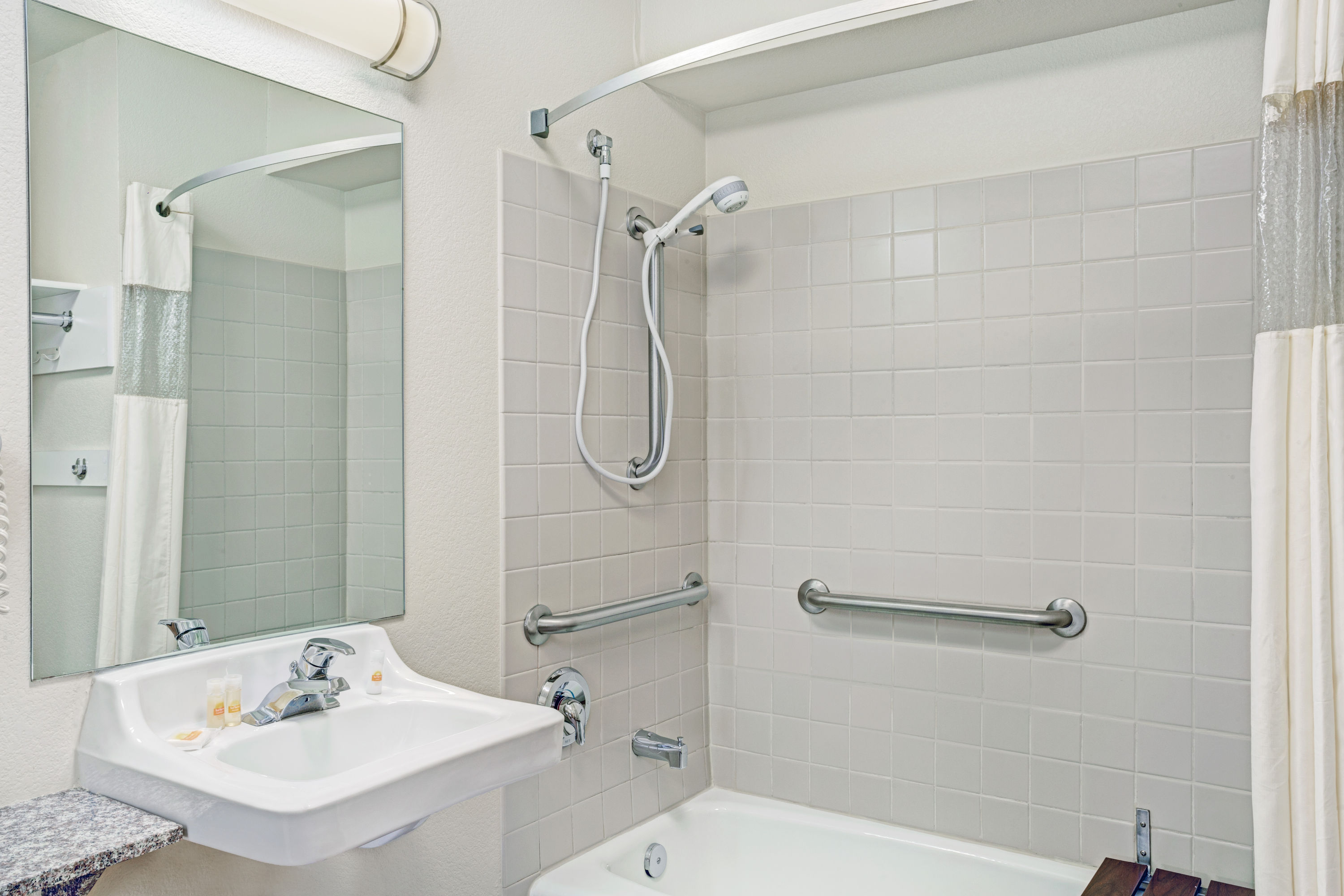 Days Inn & Suites by Wyndham Page Lake Powell Page, AZ Hotels