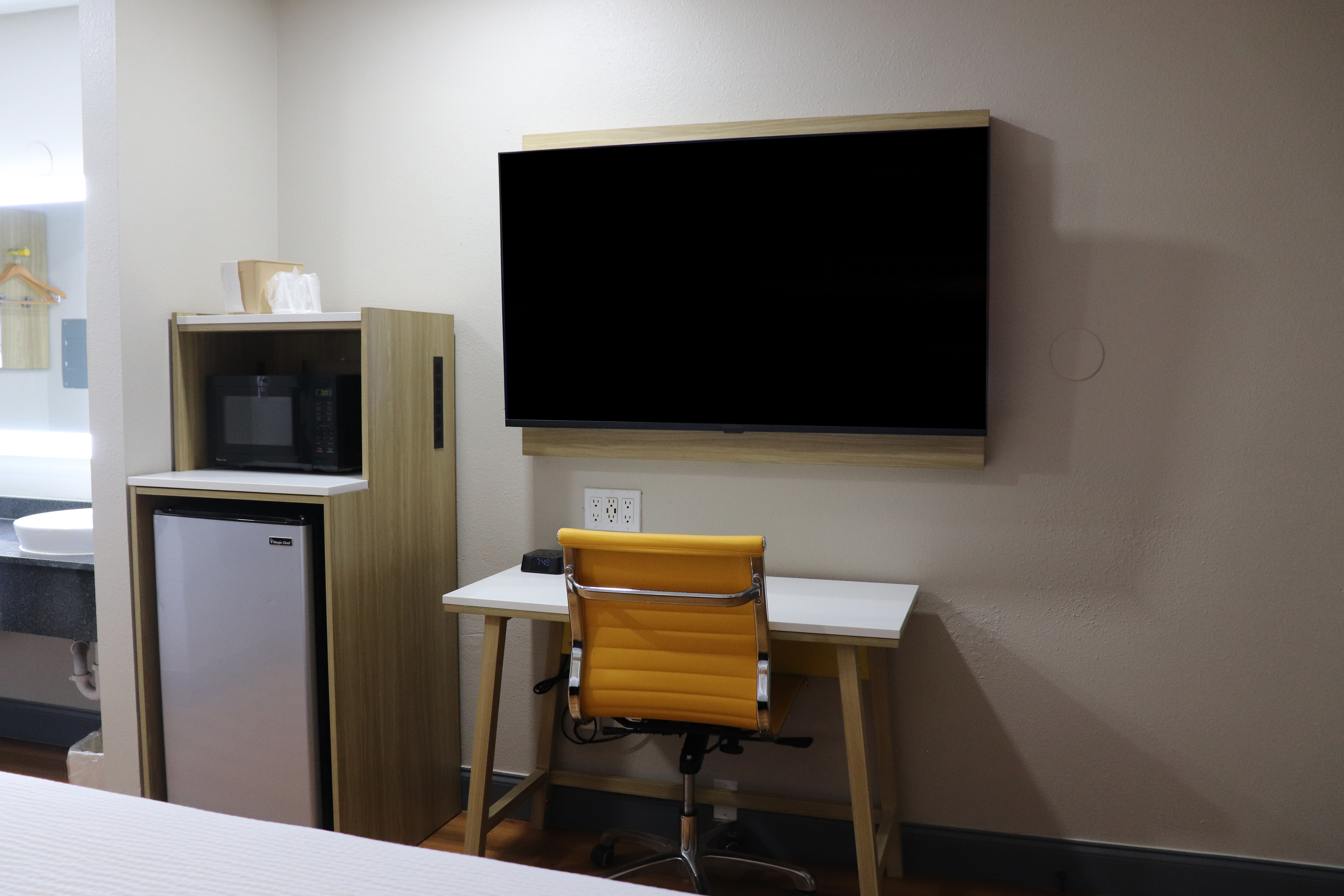 Guest room at the Days Inn by Wyndham Payson in Payson, Arizona