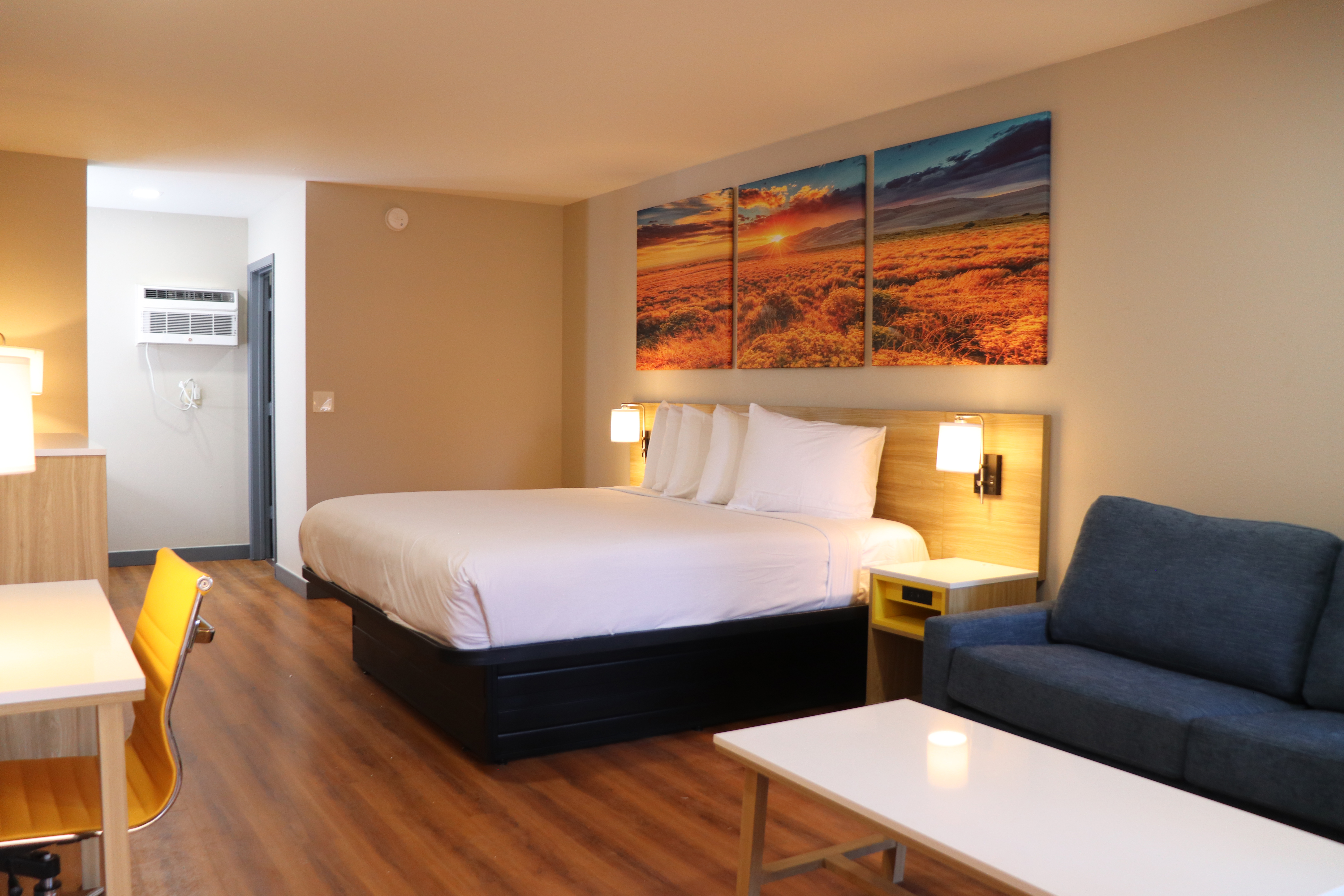 Guest room at the Days Inn by Wyndham Payson in Payson, Arizona