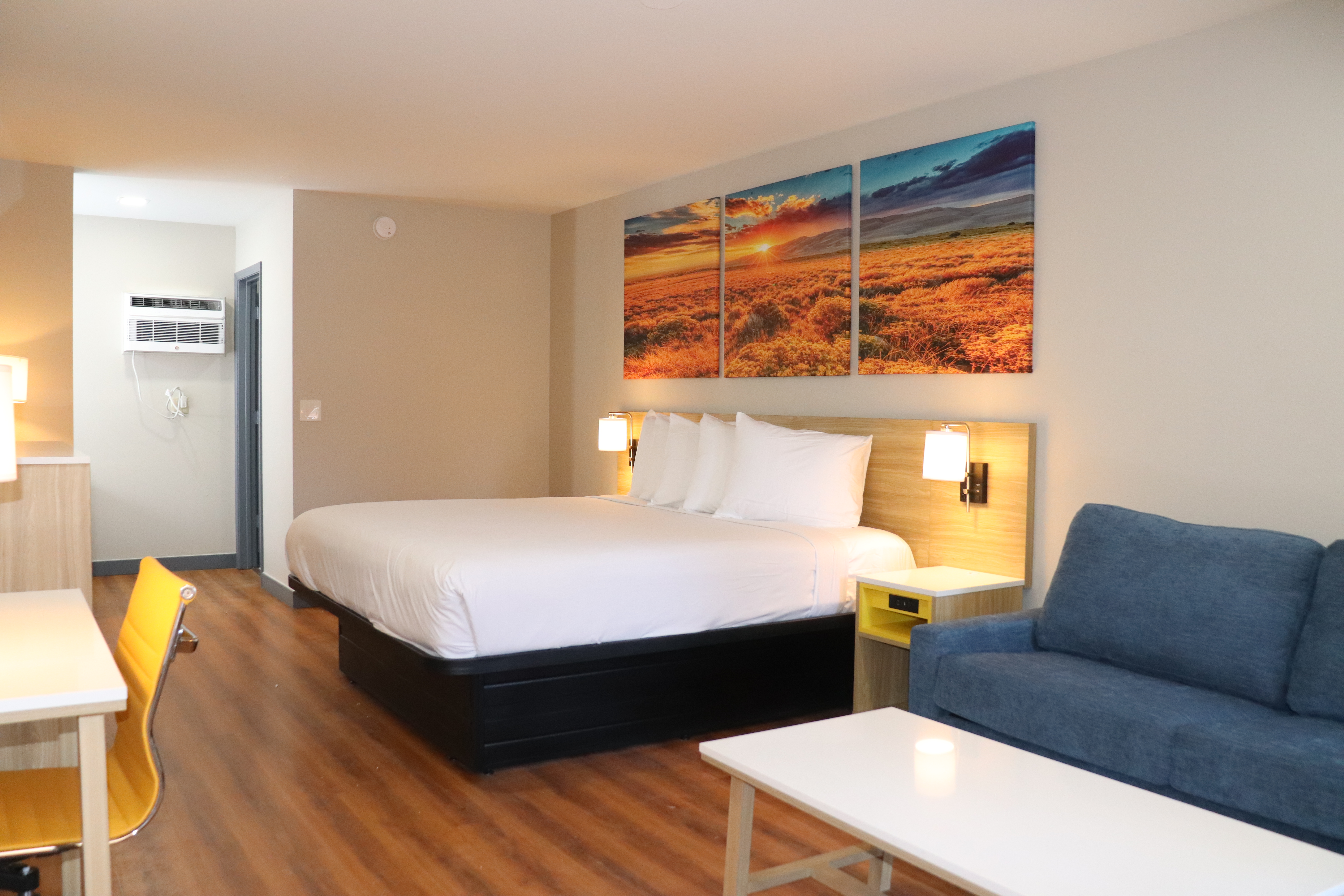 Guest room at the Days Inn by Wyndham Payson in Payson, Arizona