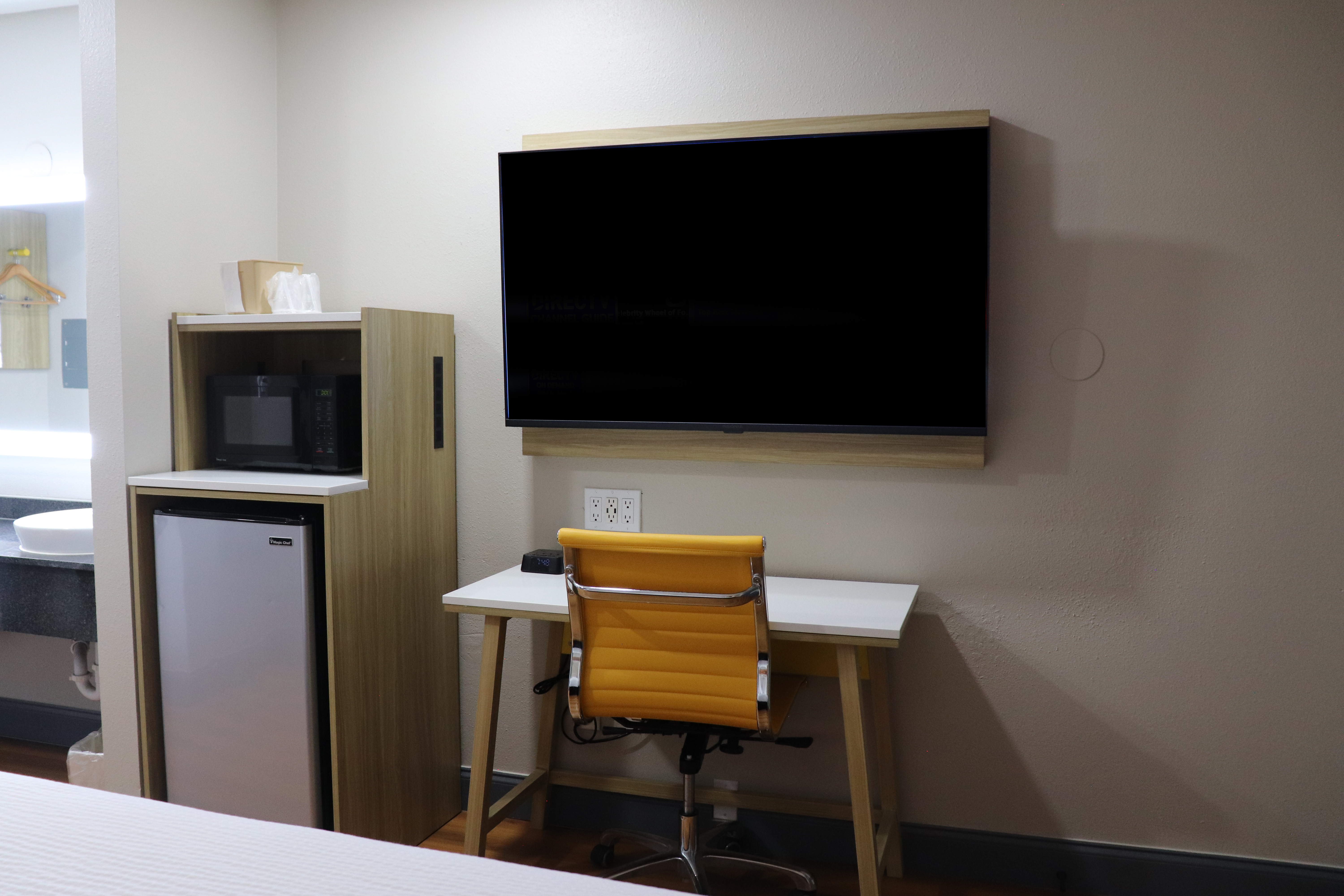Guest room at the Days Inn by Wyndham Payson in Payson, Arizona