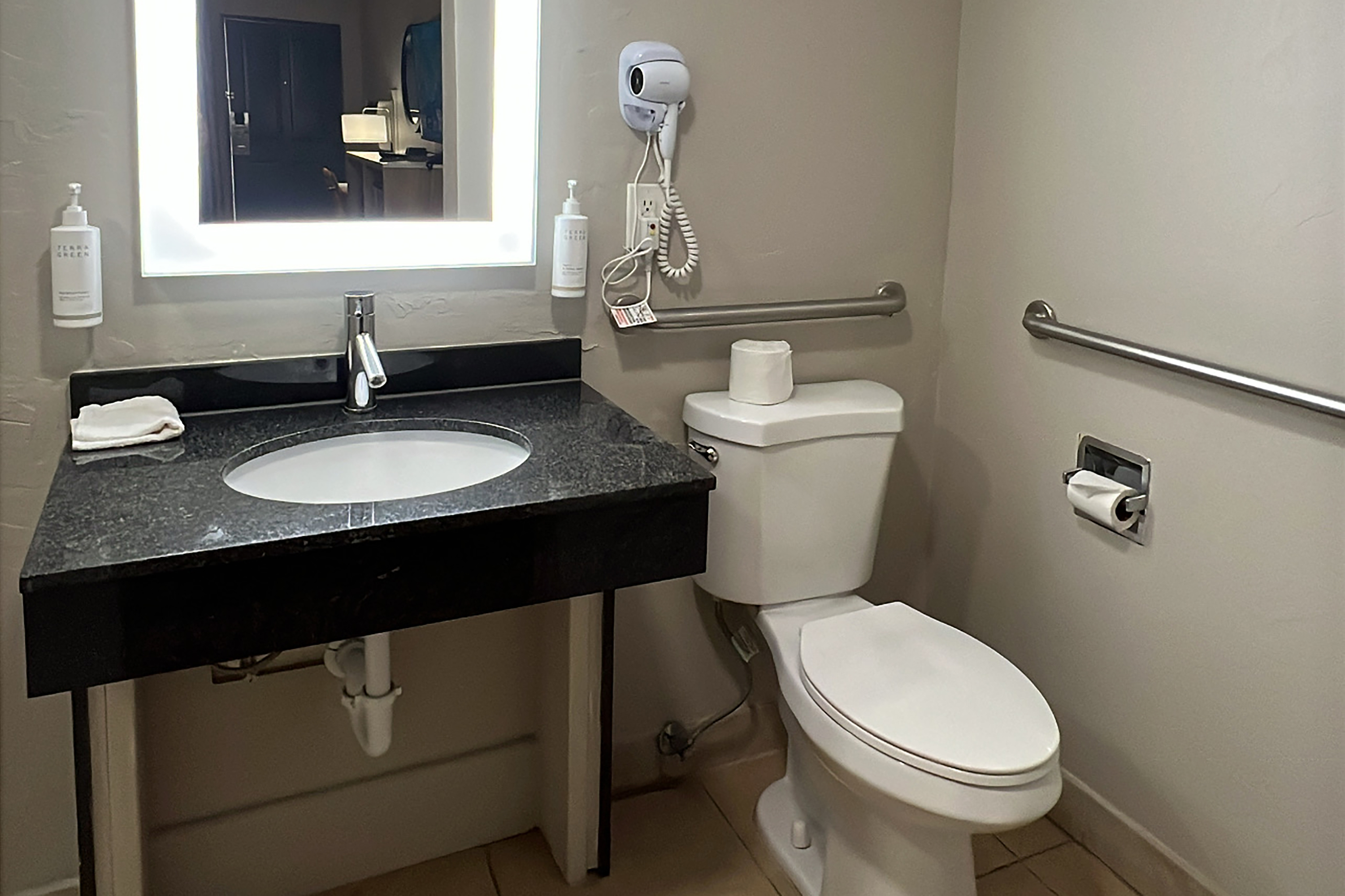 Guest room bath at the Days Inn by Wyndham Payson in Payson, Arizona