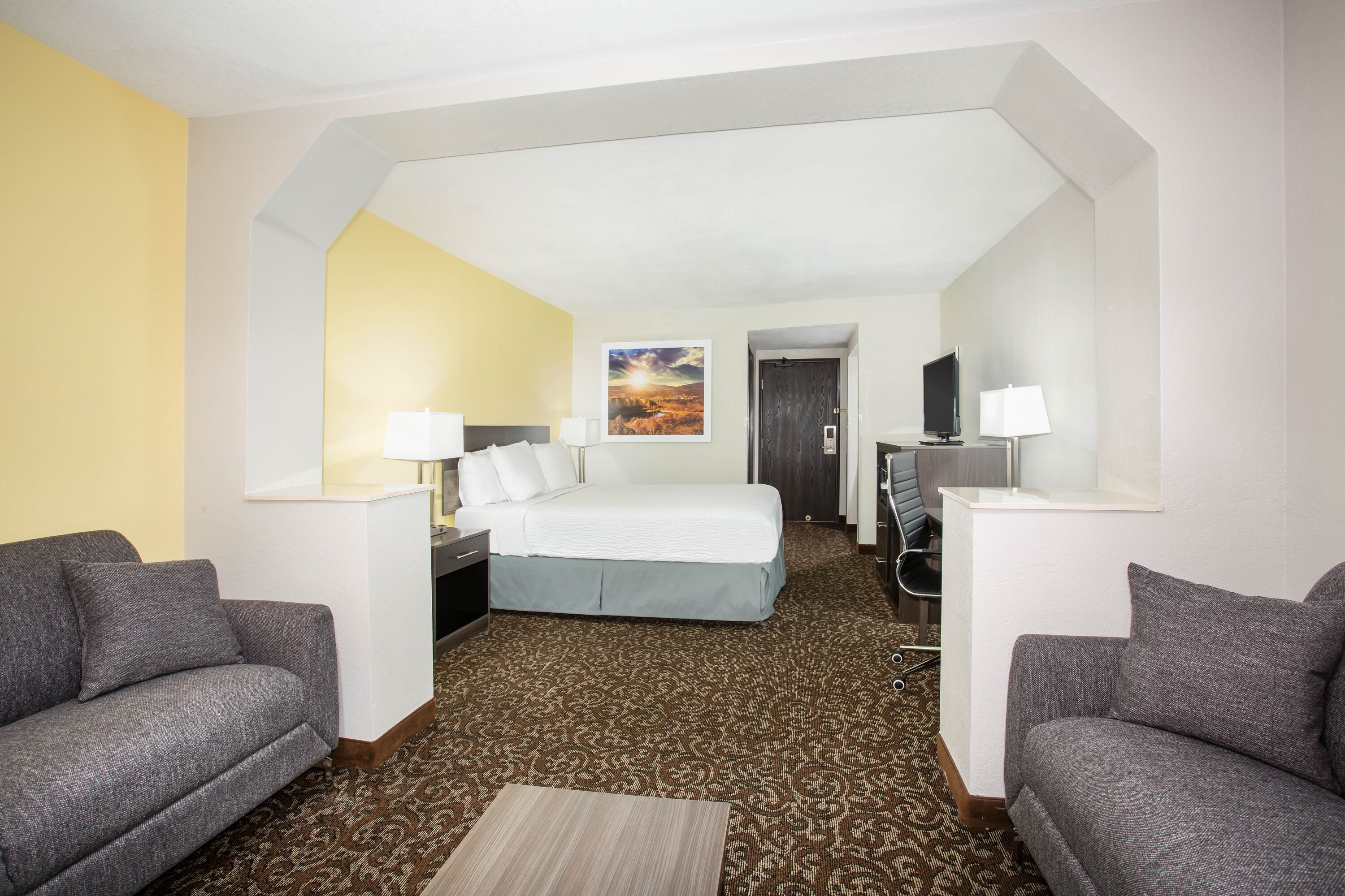 Days Inn by Wyndham Phoenix North suite in Phoenix, Arizona