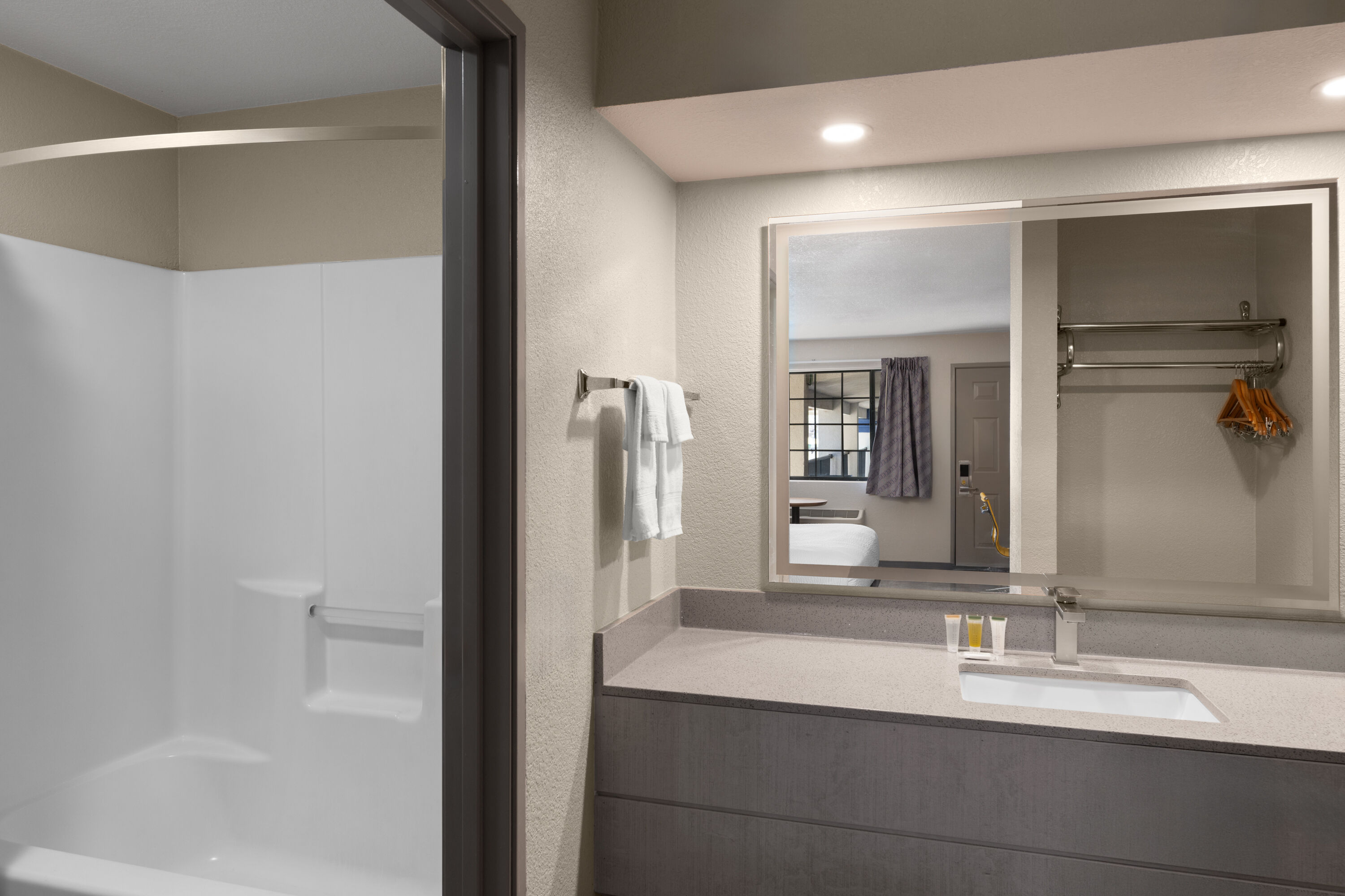 Guest room bath at the Days Inn by Wyndham Safford in Safford, Arizona
