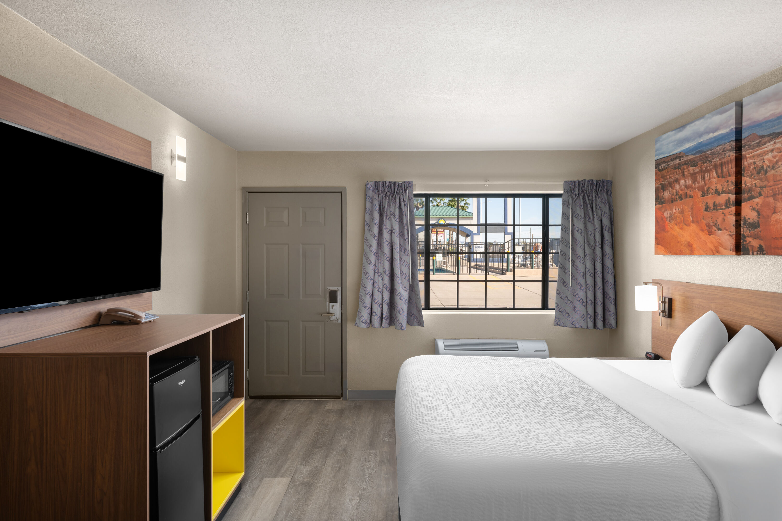 Guest room at the Days Inn by Wyndham Safford in Safford, Arizona