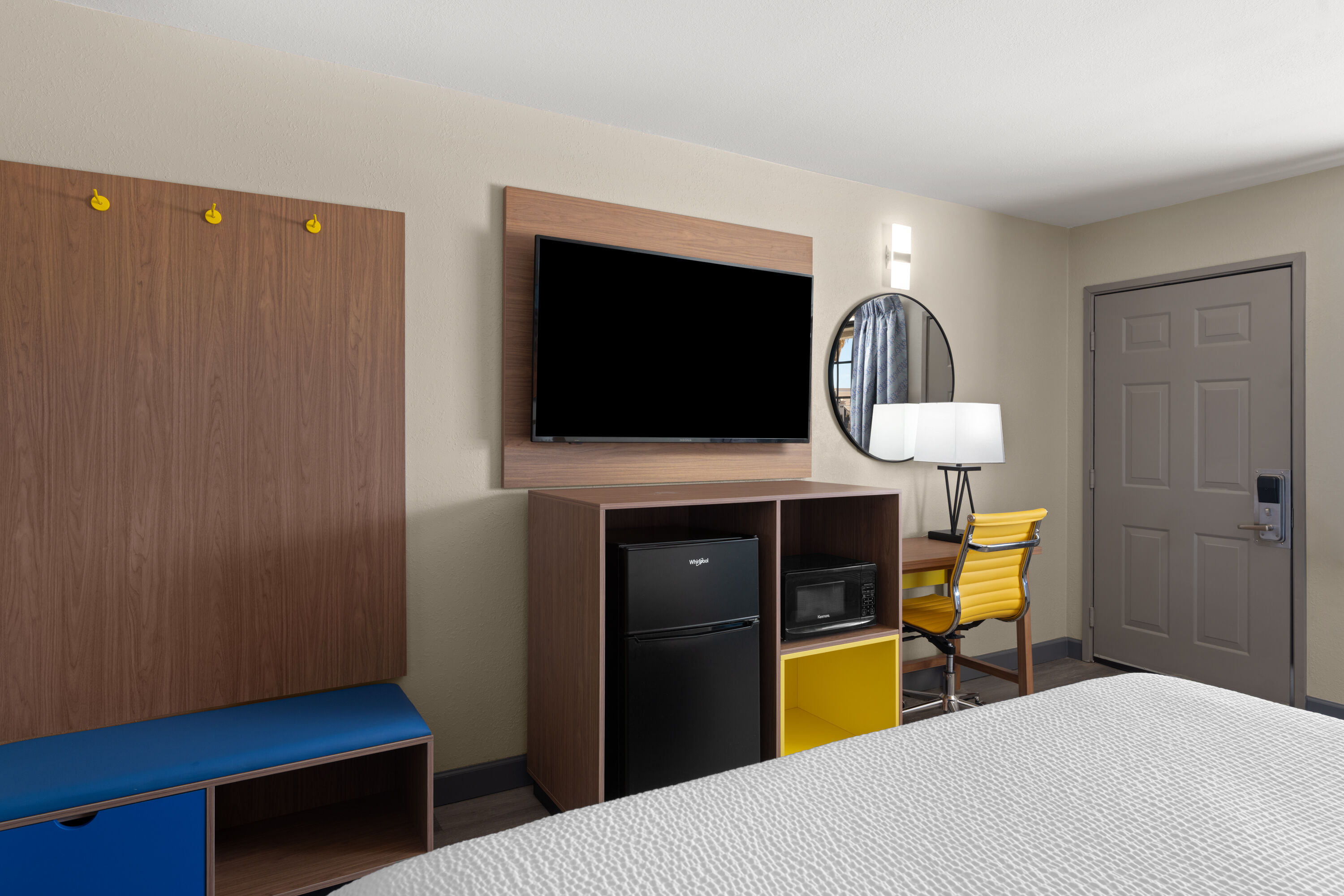 Guest room at the Days Inn by Wyndham Safford in Safford, Arizona