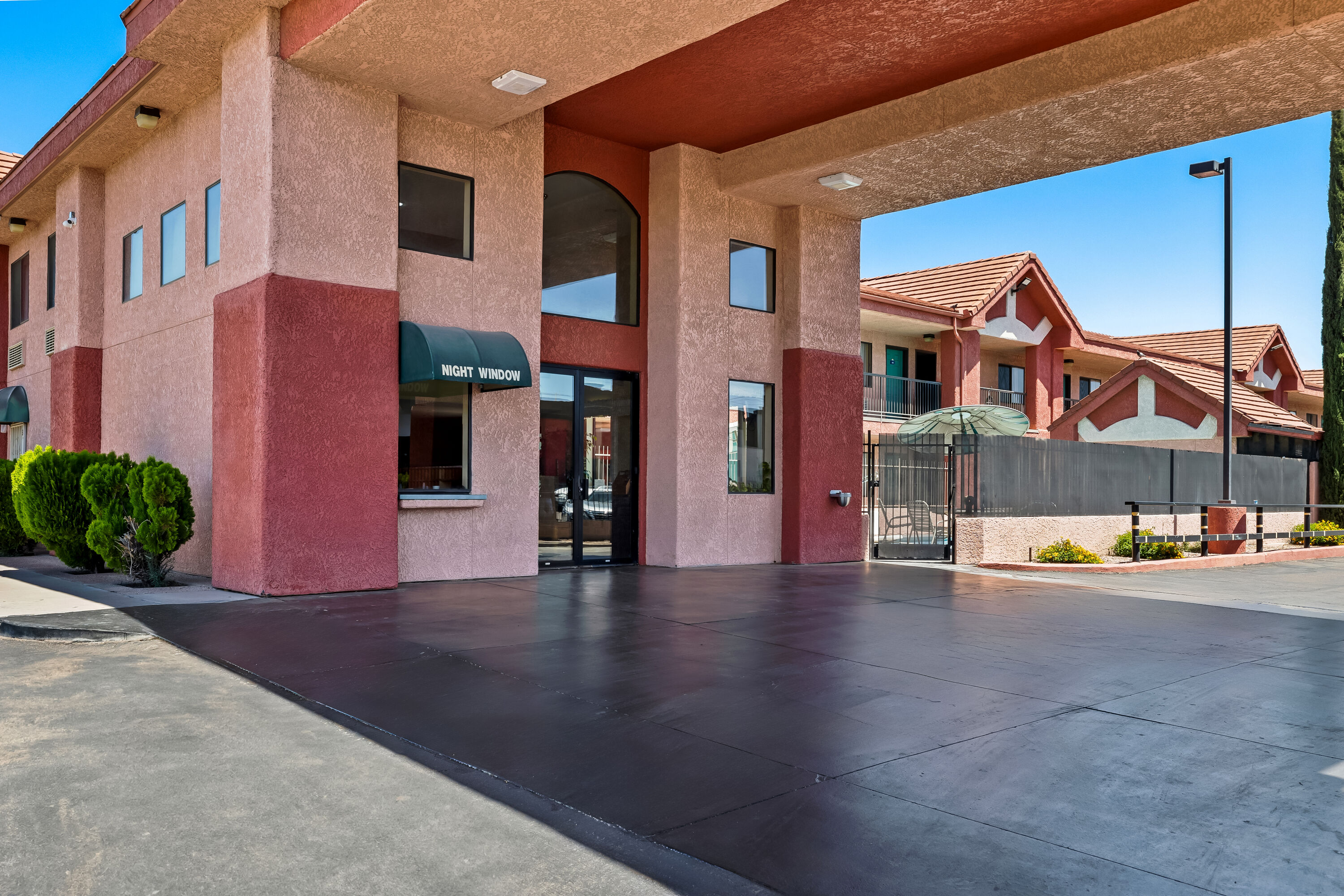 Exterior Day Image of Days Inn by Wyndham Tucson Airport hotel in Tucson, Arizona