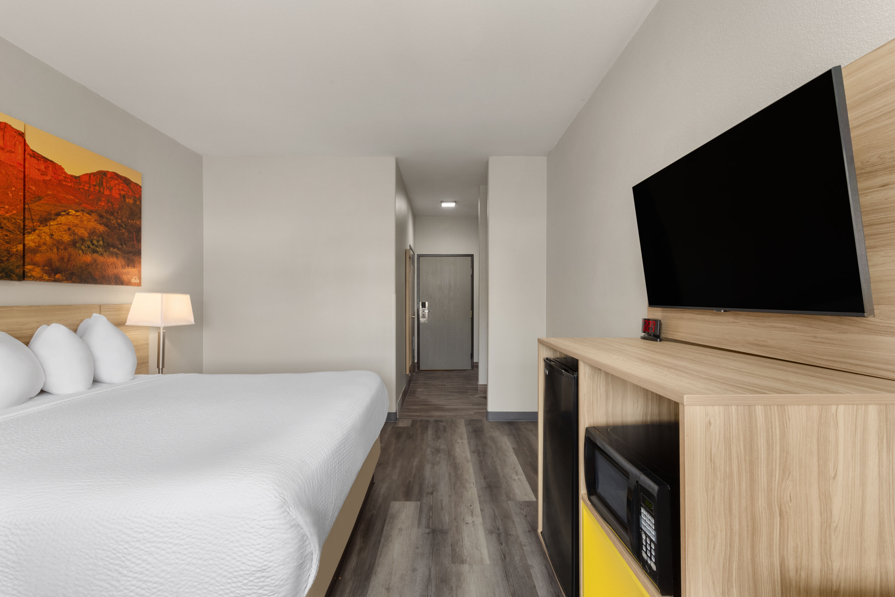 Guest room at the Days Inn & Suites by Wyndham Tucson/Marana in Tucson, Arizona