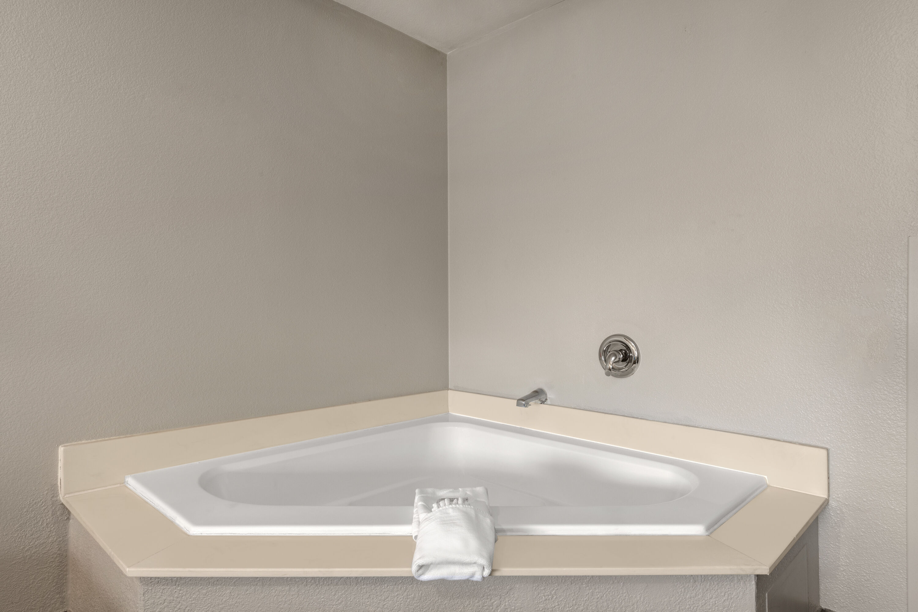 Days Inn & Suites by Wyndham Tucson/Marana hot tub suite in Tucson, Arizona