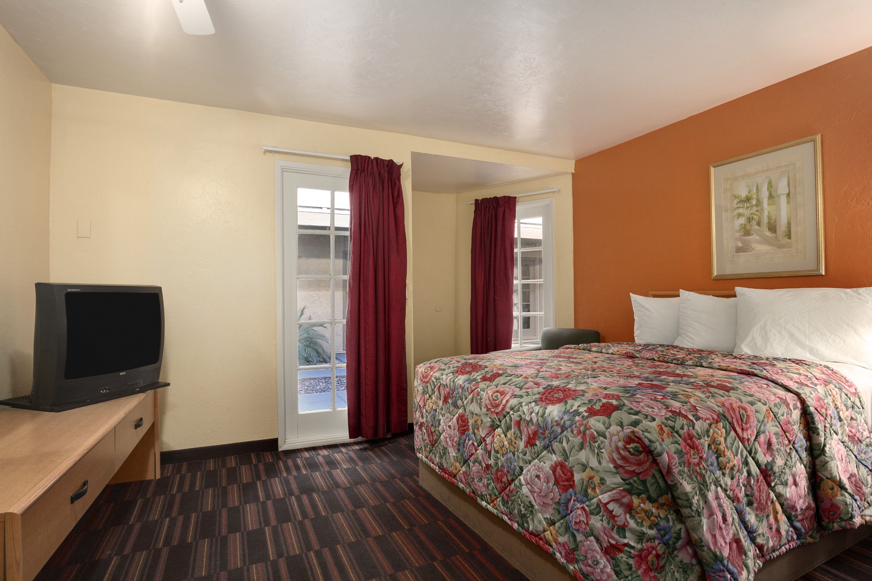 Days Inn Amp Suites By Wyndham Tucson Az Tucson Az Hotels