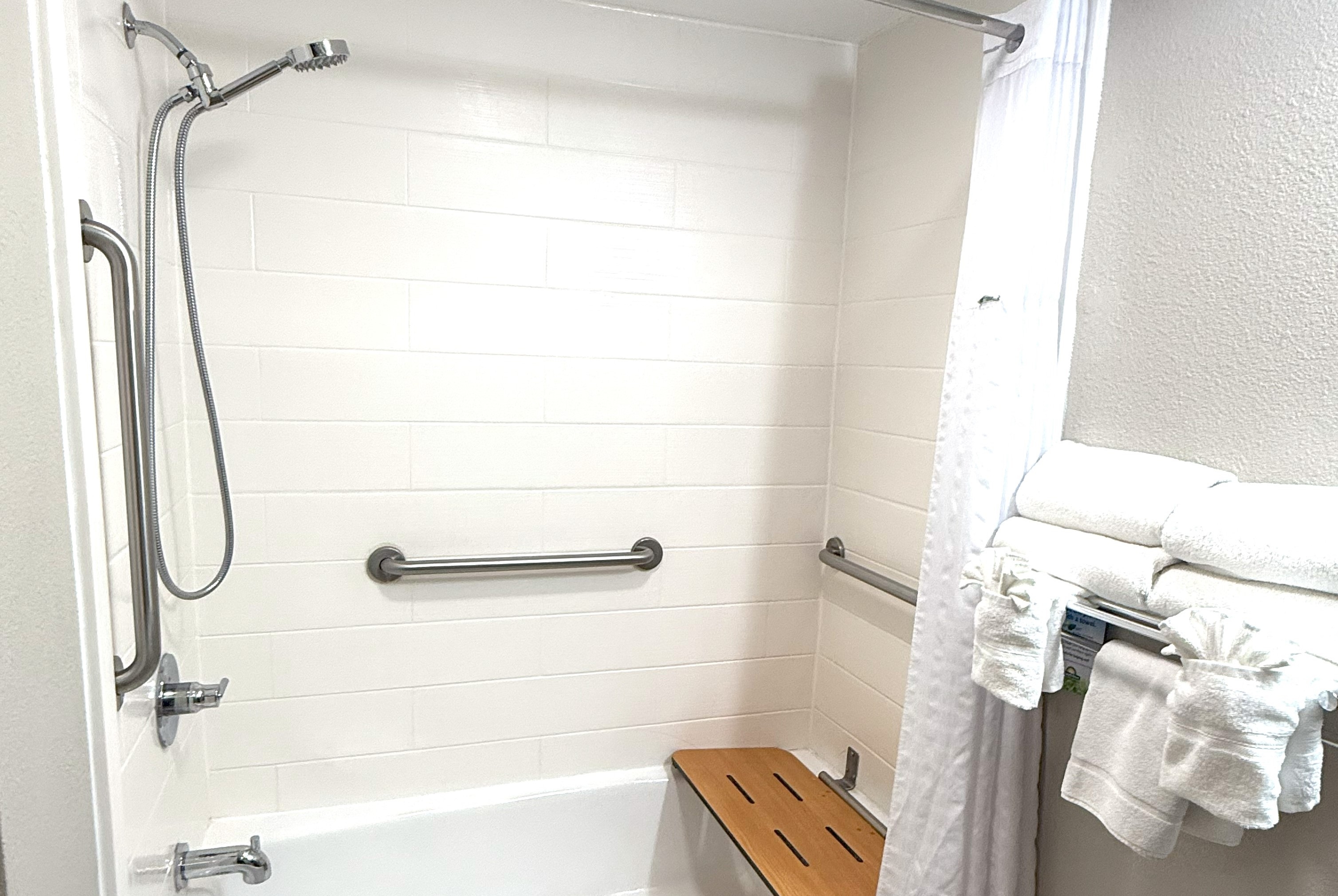 Guest room bath at the Days Inn by Wyndham Yuma in Yuma, Arizona