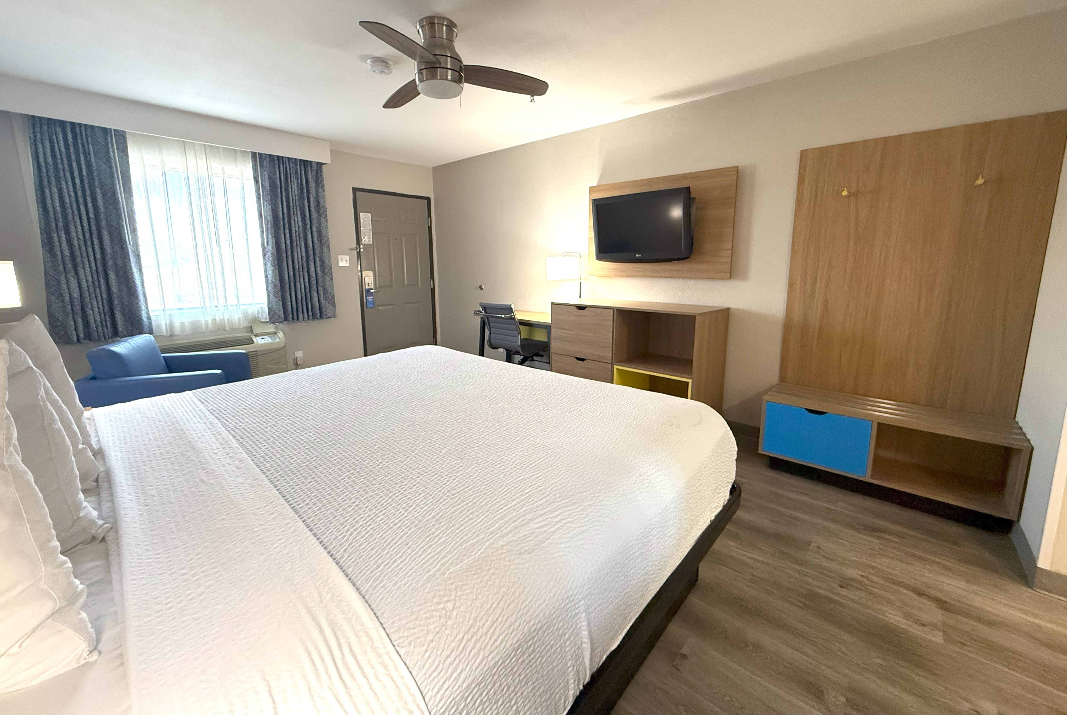 Guest room at the Days Inn by Wyndham Yuma in Yuma, Arizona