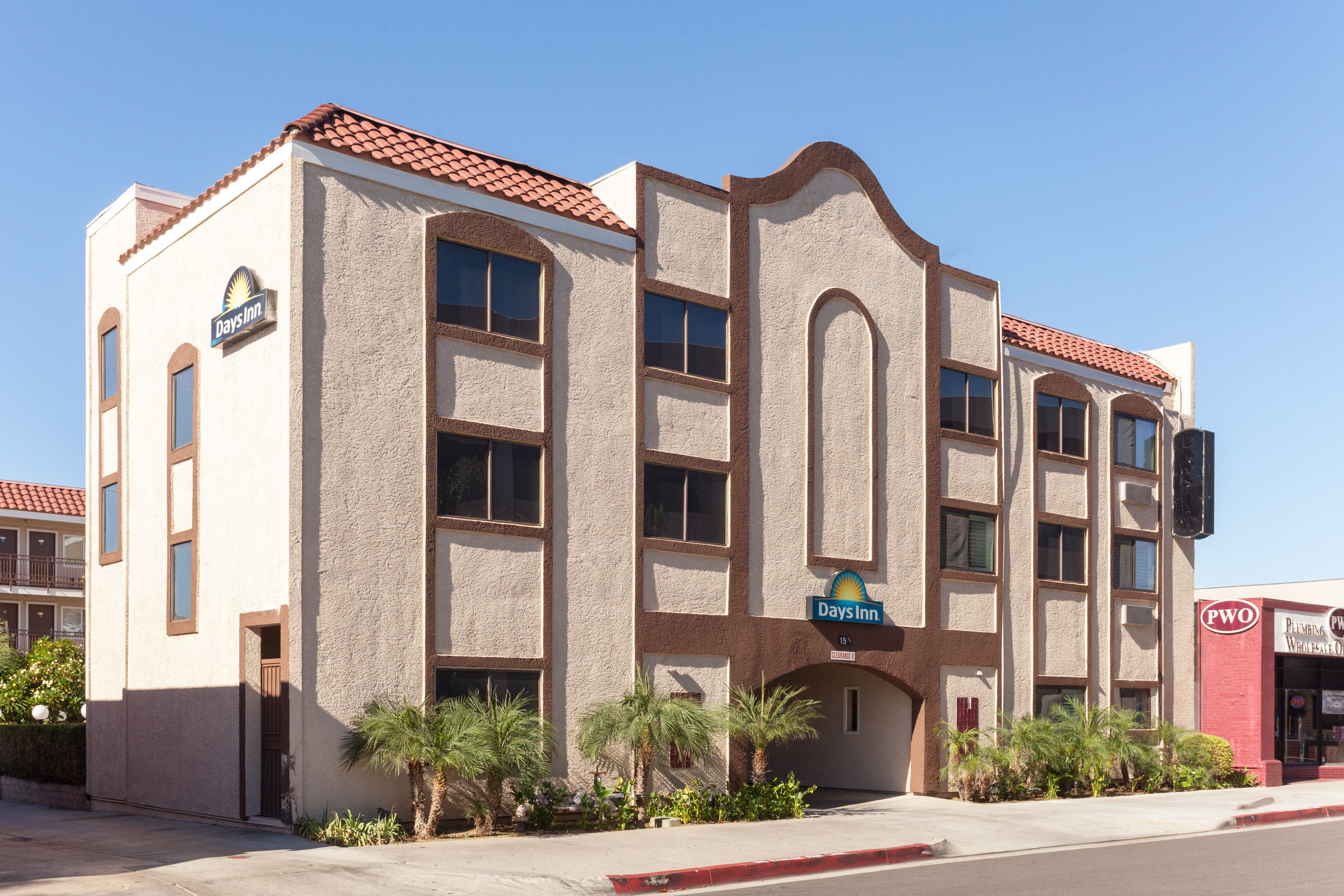 Exterior Day Image of Days Inn by Wyndham Alhambra CA hotel in Alhambra, California