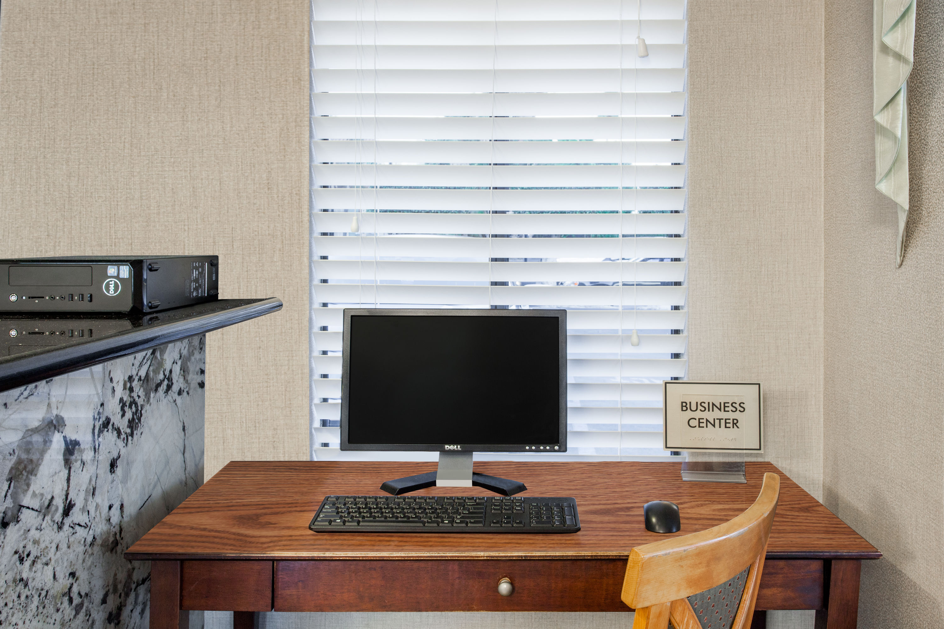 Days Inn by Wyndham Anaheim Near the Park business center in Anaheim, California