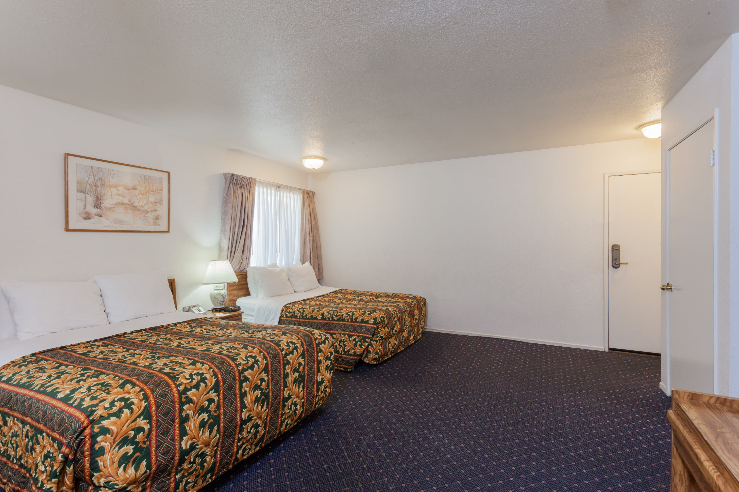 Days Inn By Wyndham Anaheim West Anaheim Ca Hotels