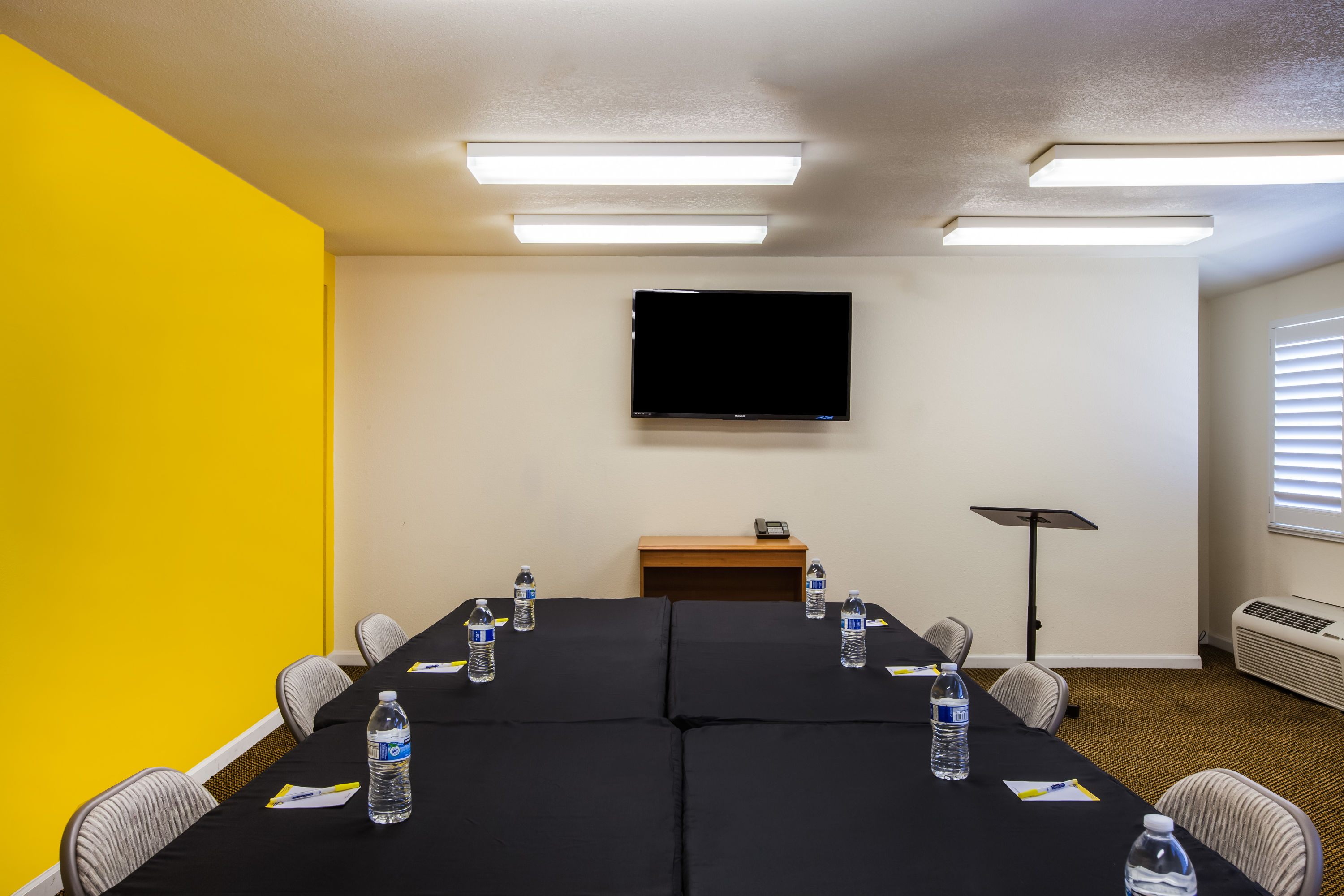 Meeting room at Days Inn & Suites by Wyndham Antioch in Antioch, California