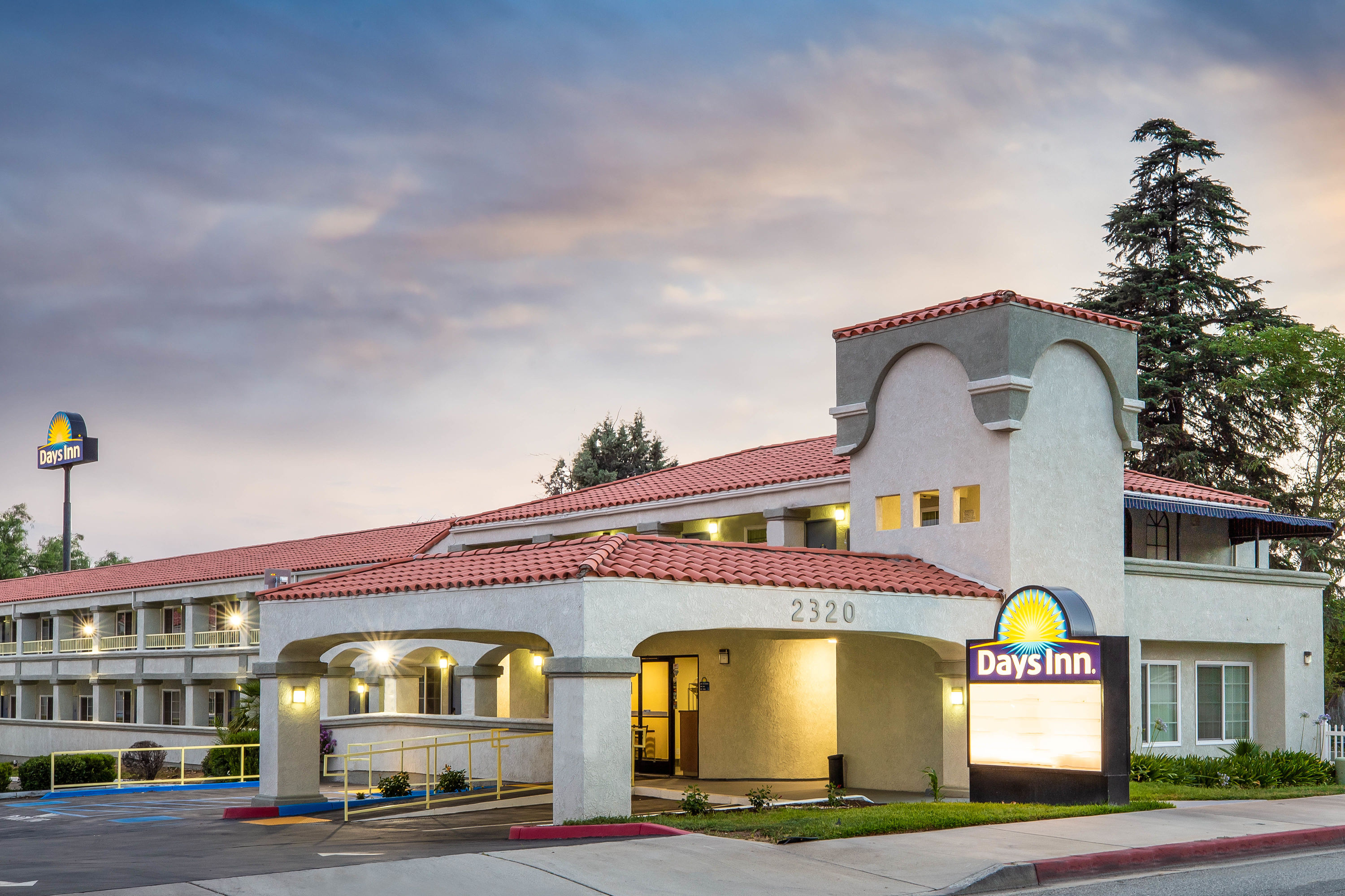 Exterior Dusk Image of Days Inn by Wyndham Banning Casino/Outlet Mall hotel in Banning, California