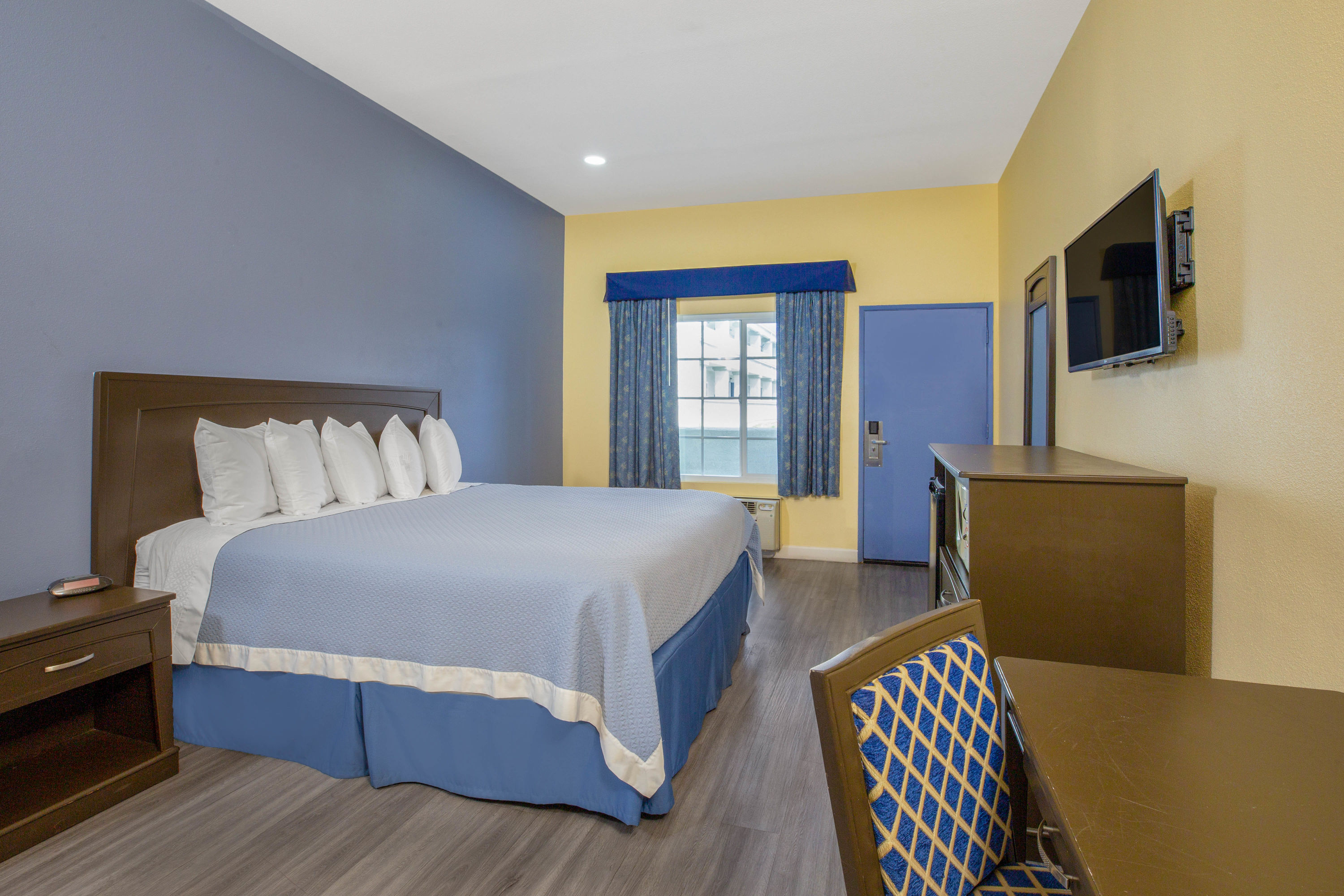 Guest room at the Days Inn by Wyndham Banning Casino/Outlet Mall in Banning, California