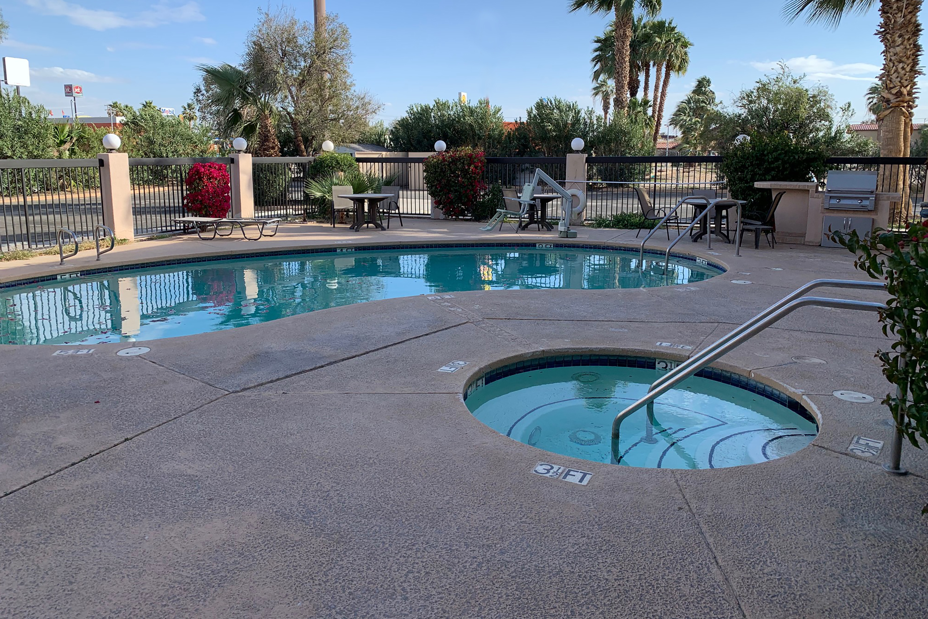 Pool at the Days Inn by Wyndham Blythe in Blythe, California