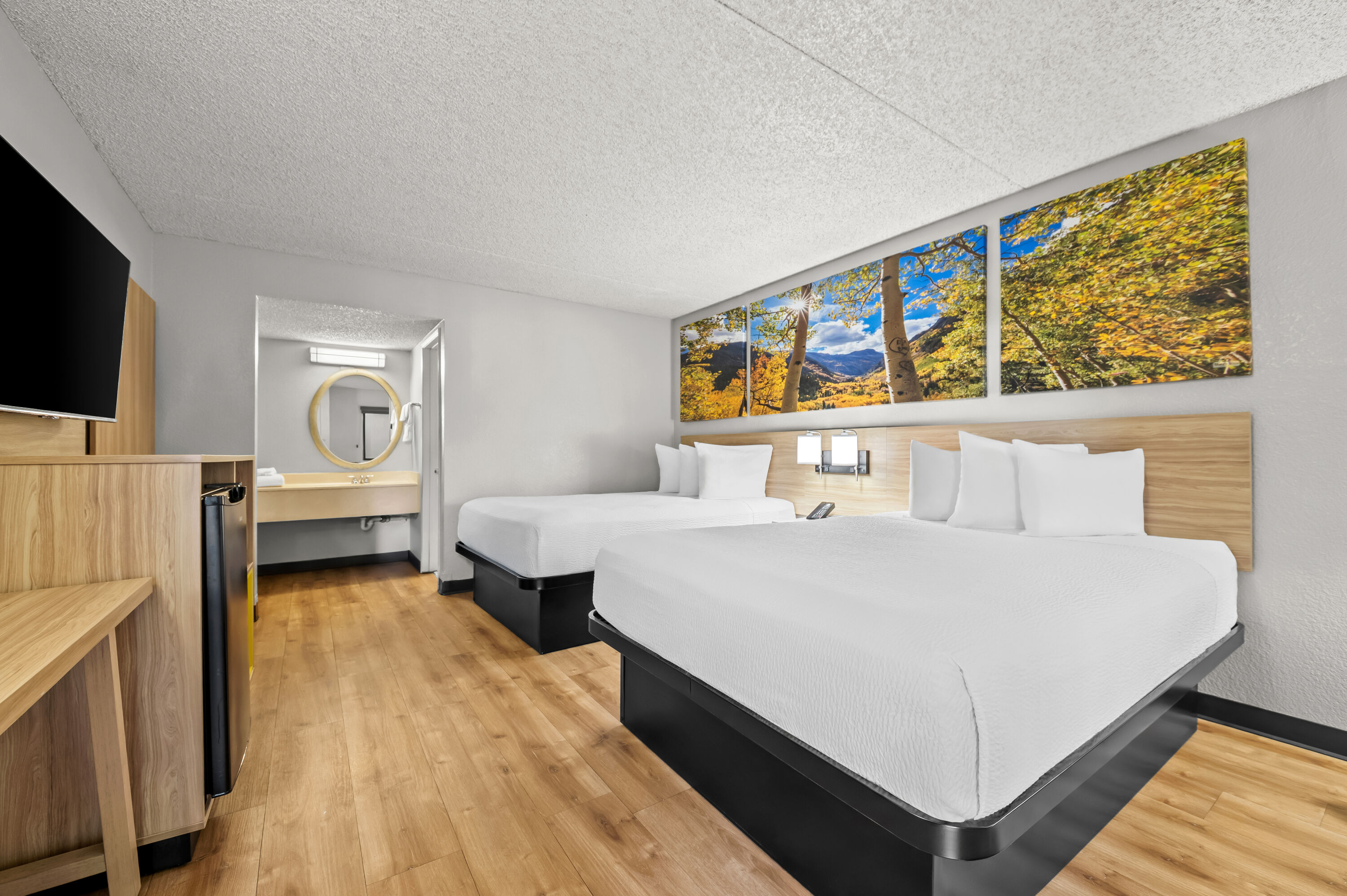 Double bed guest room at the Days Inn by Wyndham Buena Park in Buena Park, California