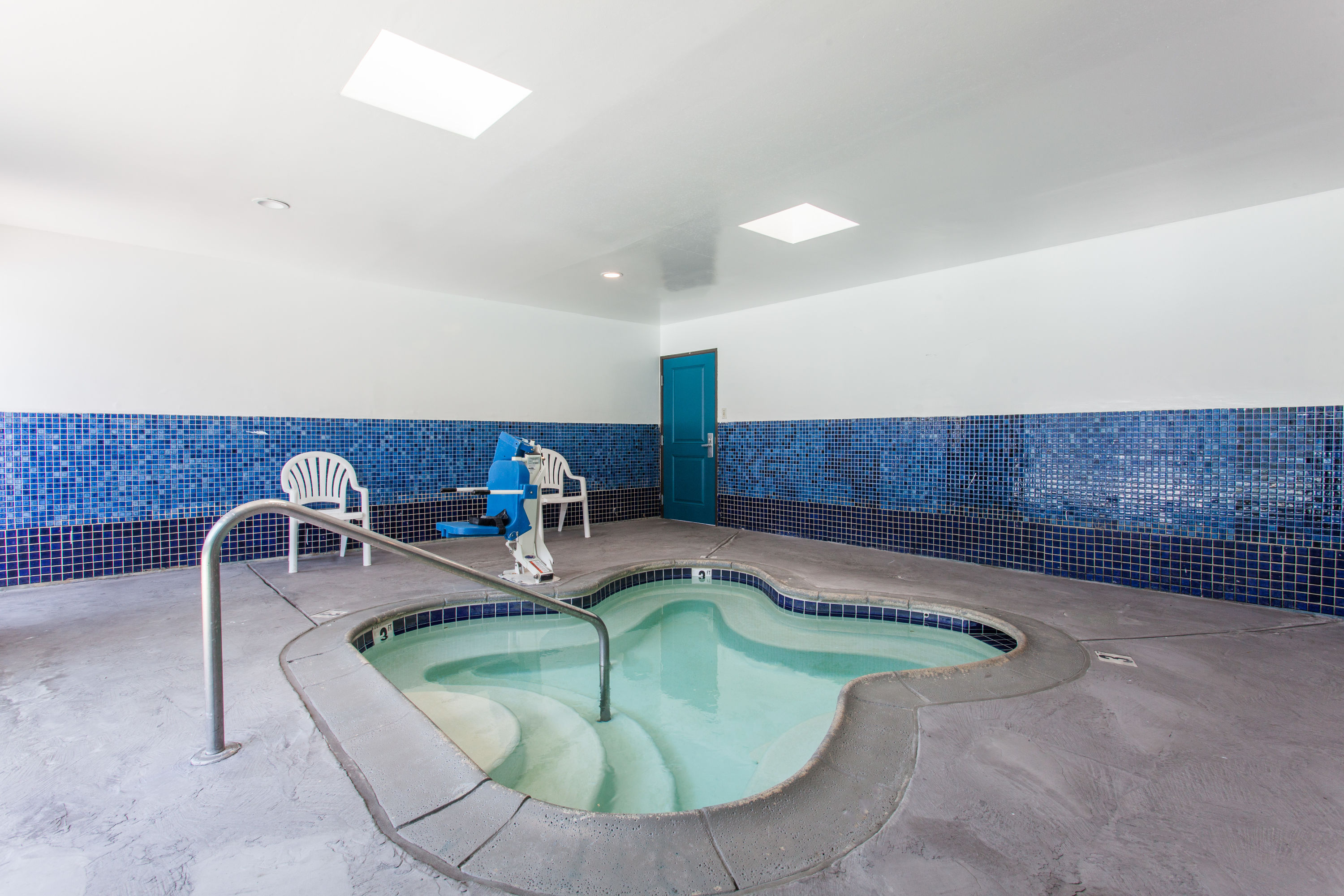Hot tub at the Days Inn by Wyndham San Diego-East/El Cajon in El Cajon, California