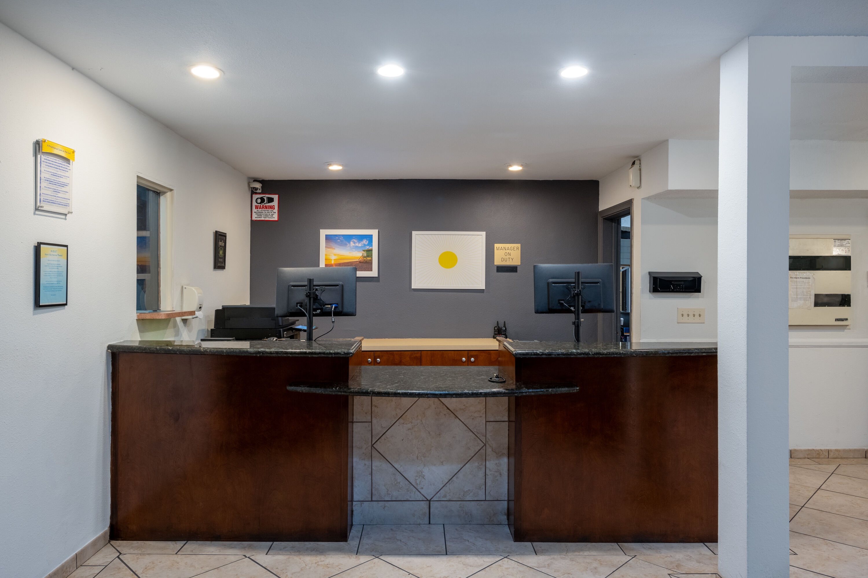 Days Inn by Wyndham Encinitas Moonlight Beach reception in Encinitas, California