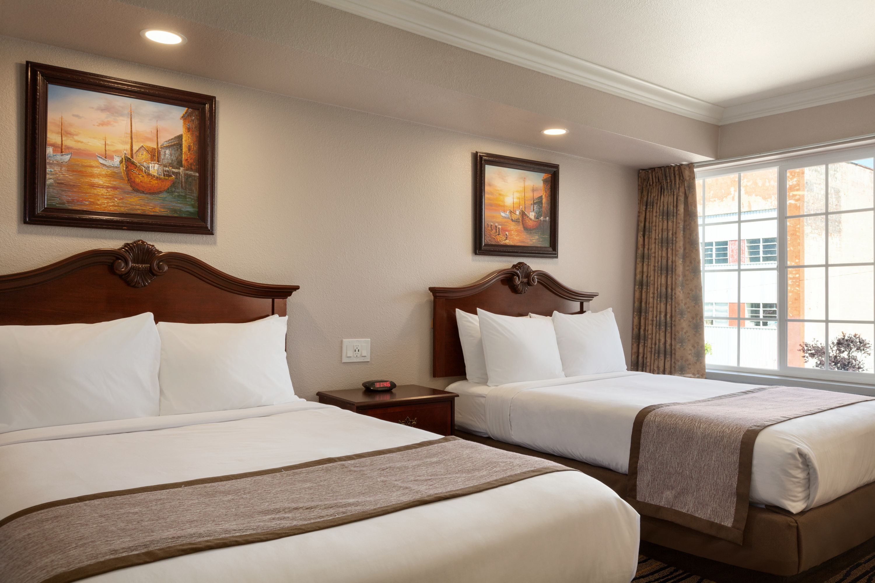 Double bed guest room at the Days Inn by Wyndham Eureka CA in Eureka, California