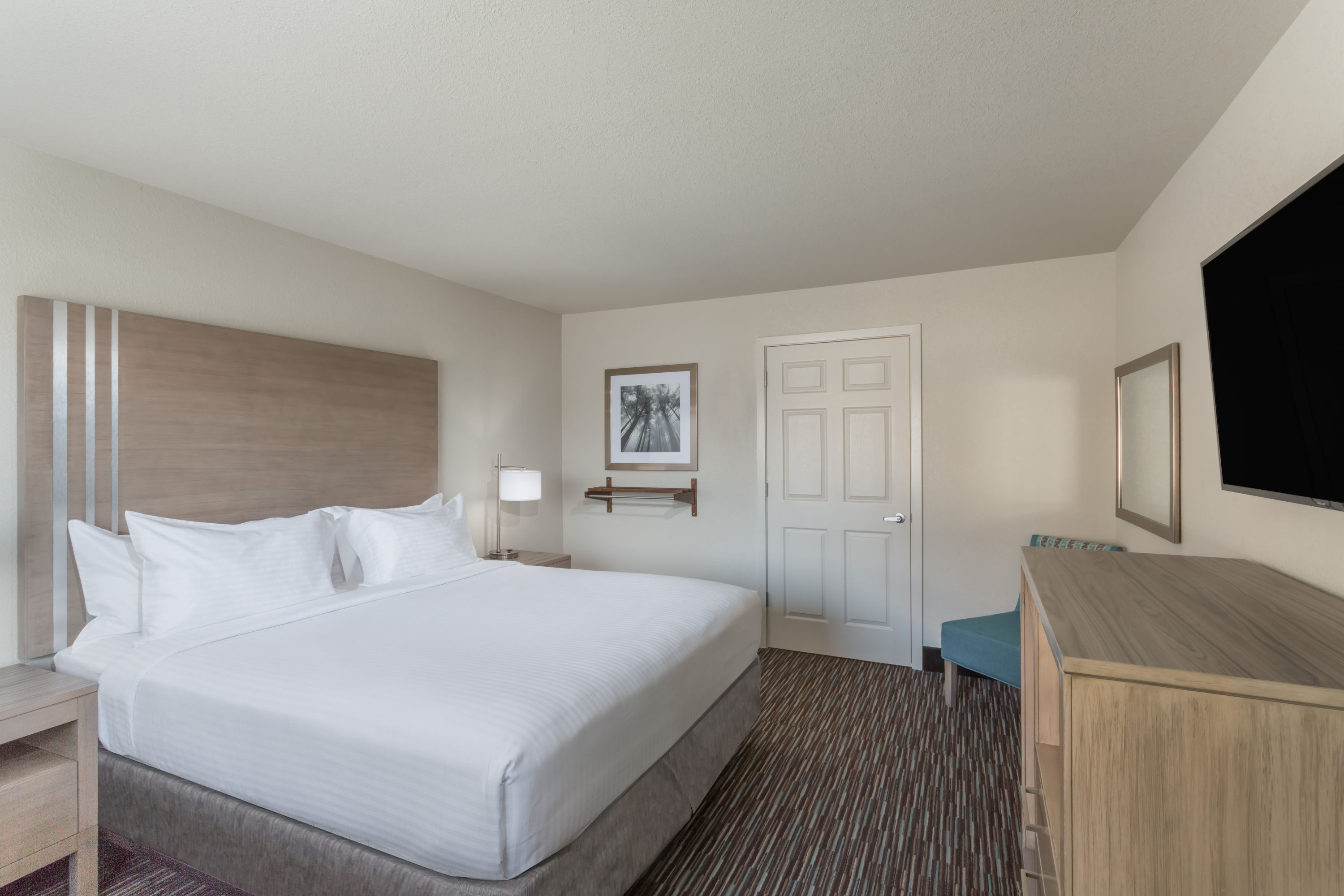 Guest room at the Days Inn by Wyndham Yosemite Area in Fresno, California