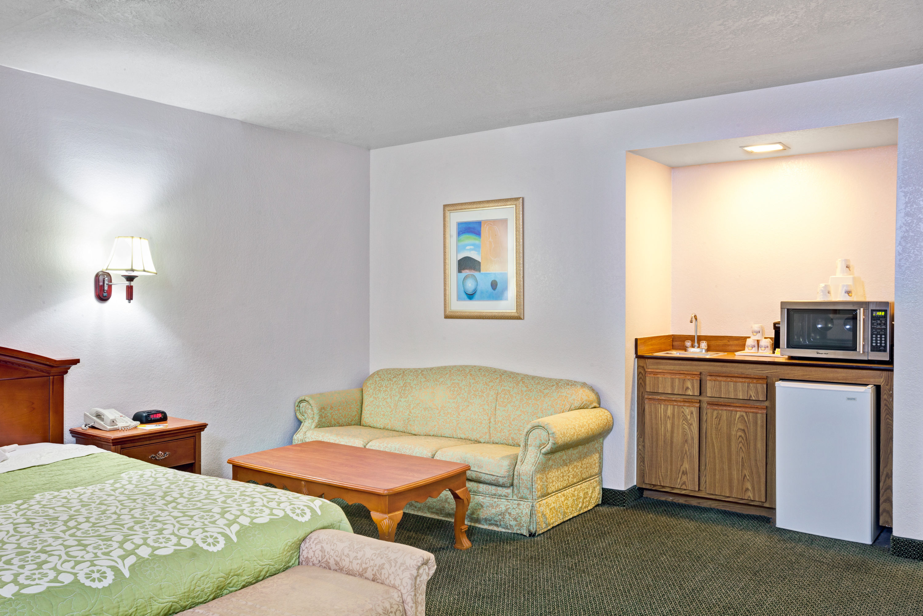 Days Inn & Suites by Wyndham Fullerton Fullerton, CA Hotels