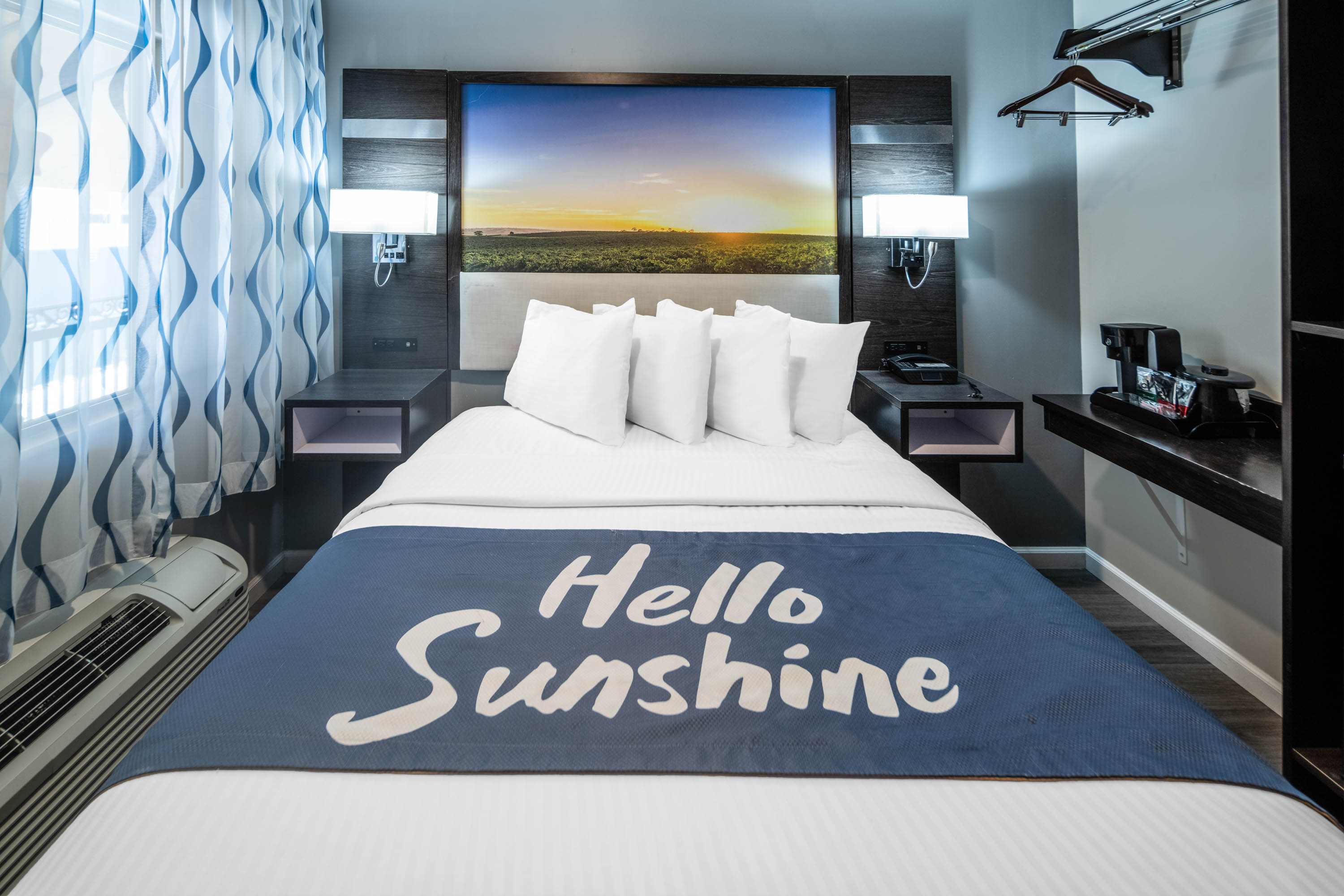 Guest room at the Days Inn by Wyndham Galt in Galt, California