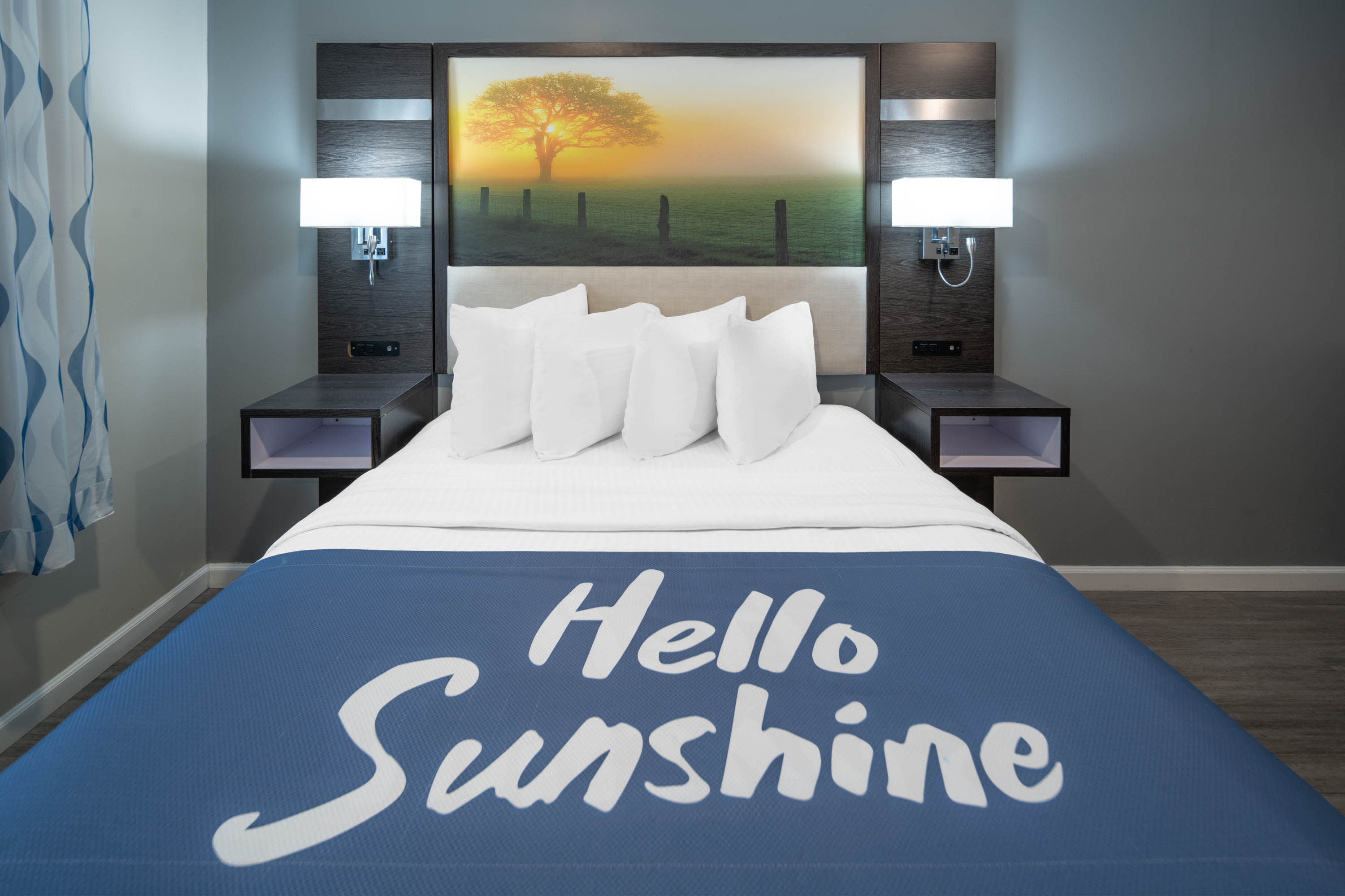 Guest room at the Days Inn by Wyndham Galt in Galt, California