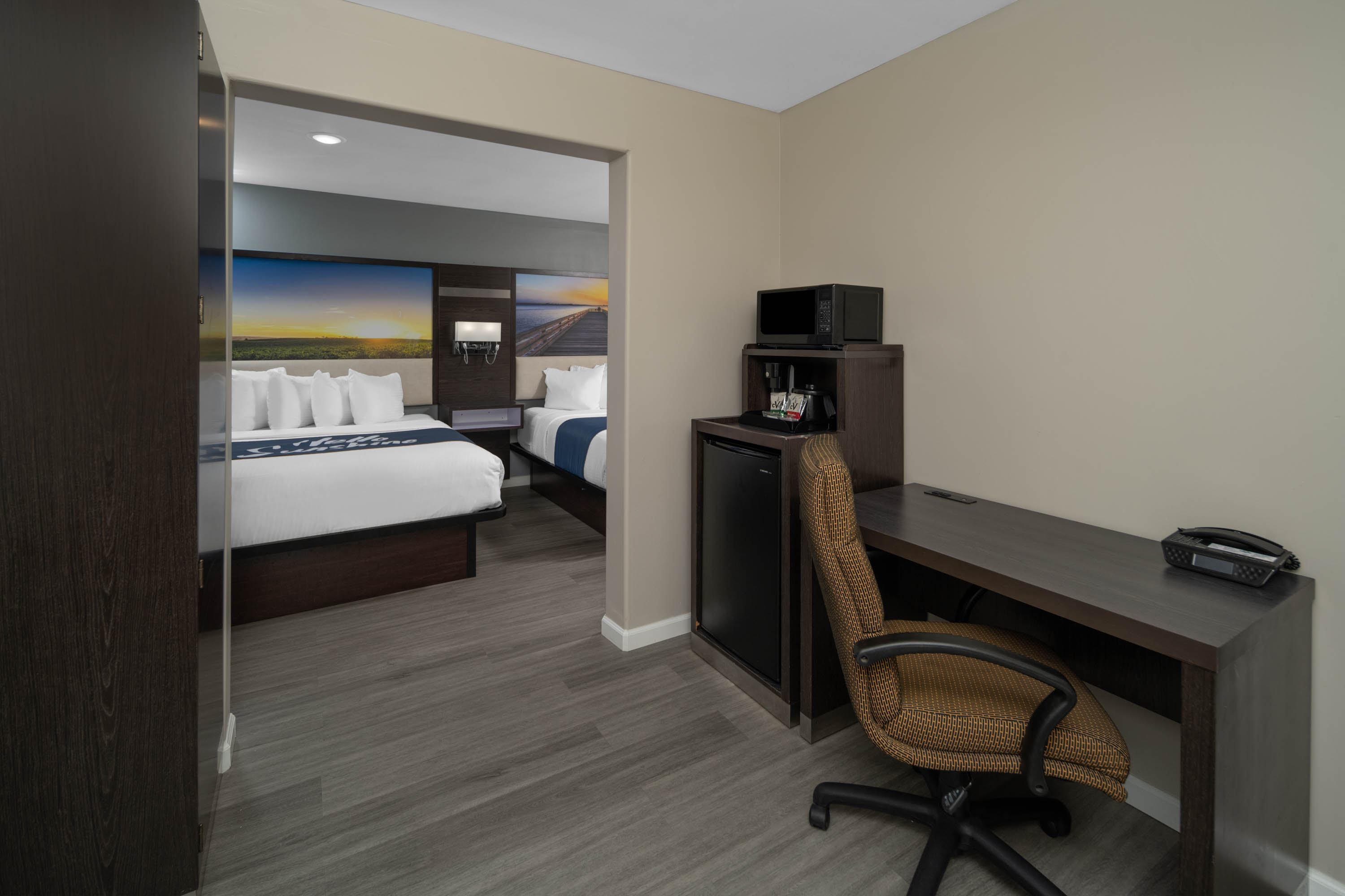 Guest room at the Days Inn by Wyndham Galt in Galt, California