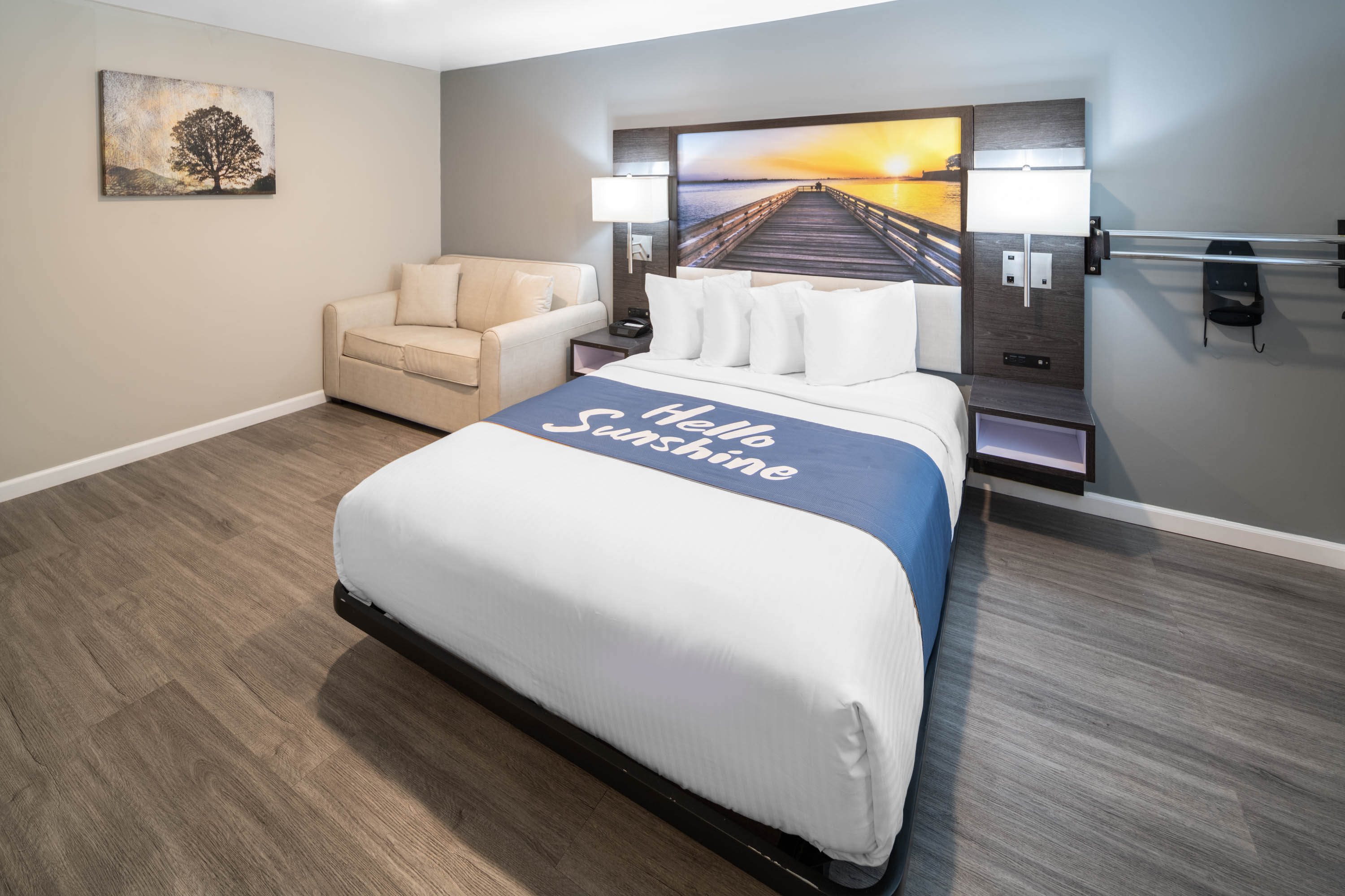 Guest room at the Days Inn by Wyndham Galt in Galt, California