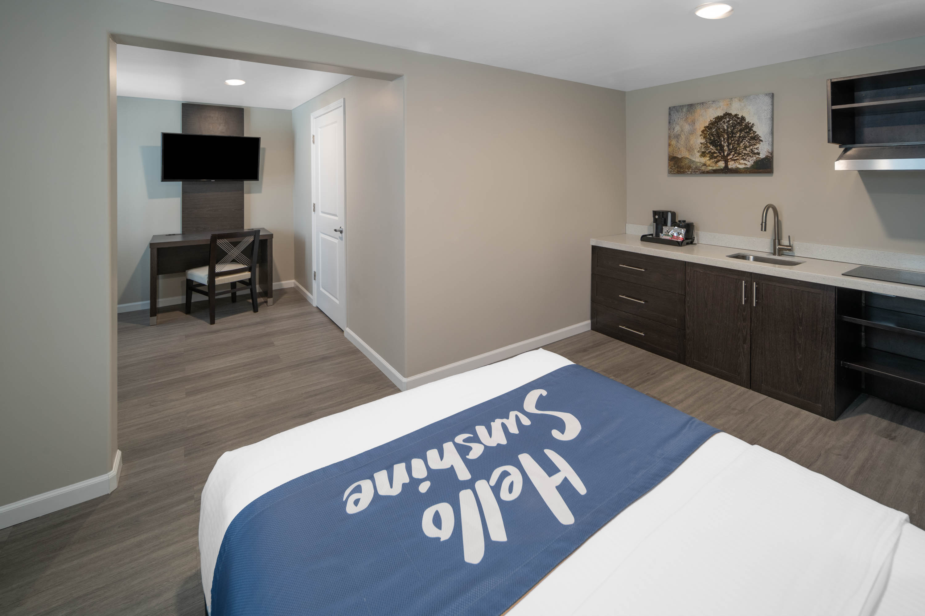 Guest room at the Days Inn by Wyndham Galt in Galt, California