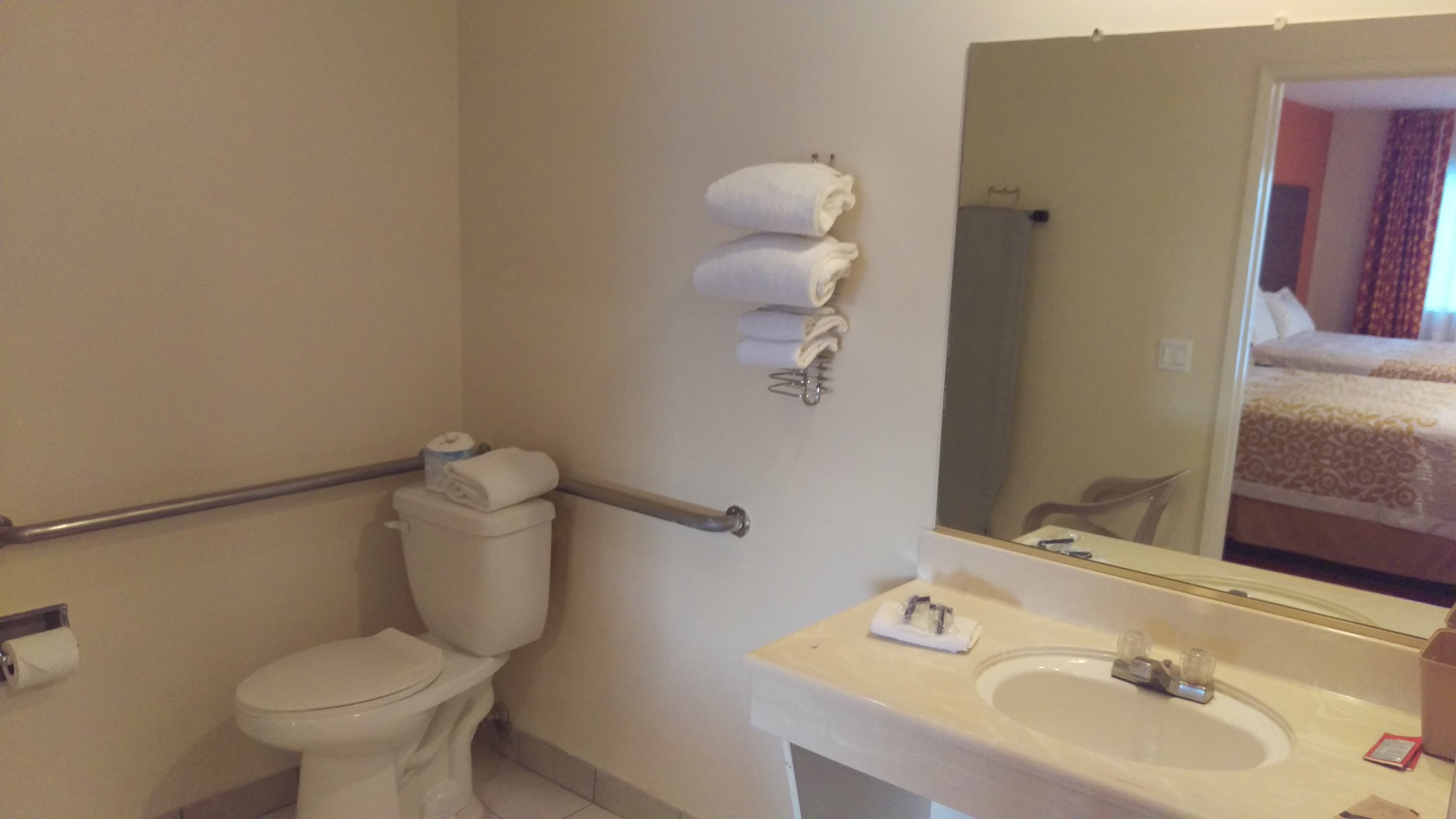 Guest room bath at the Days Inn by Wyndham Hemet in Hemet, California